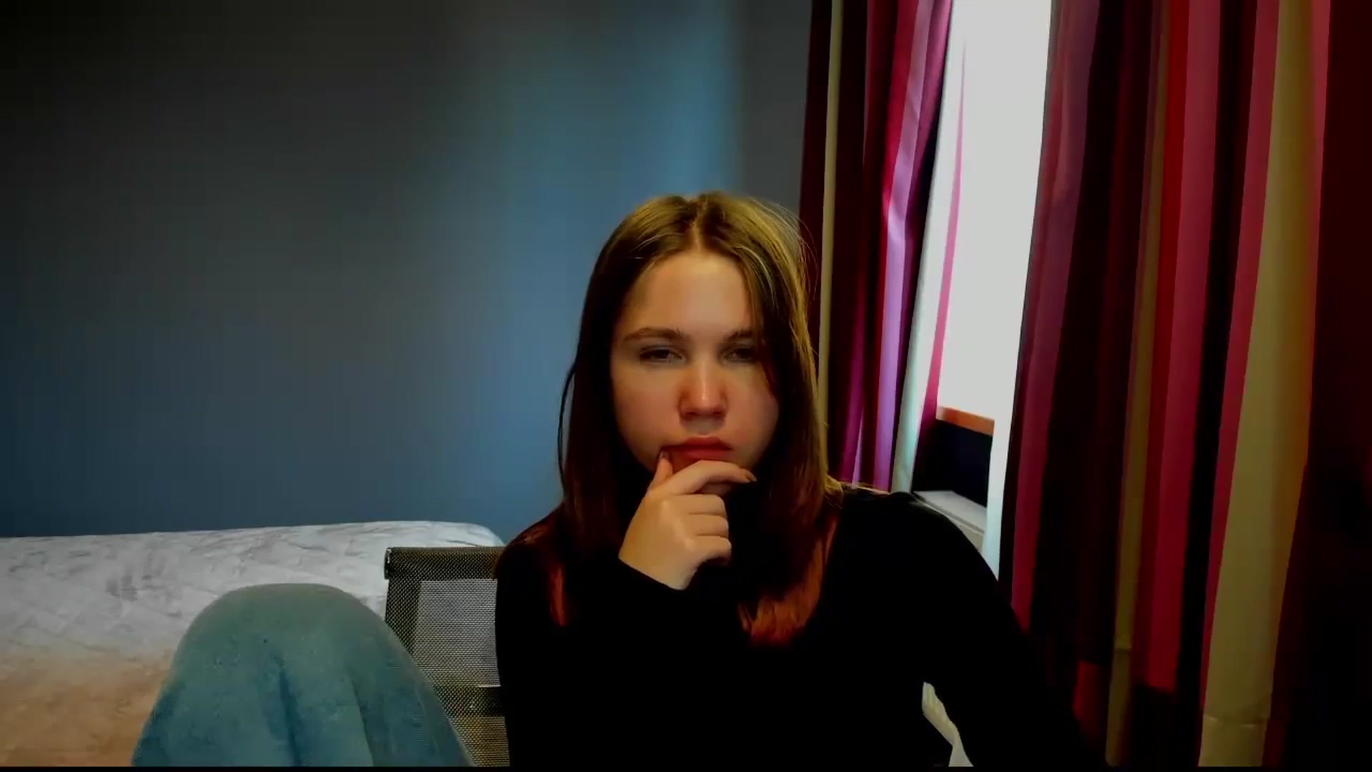 Gallery image thumbnail from Kate_Lewis's myfreecams stream on, 11/02/2023, 10:22 image 11 of 20