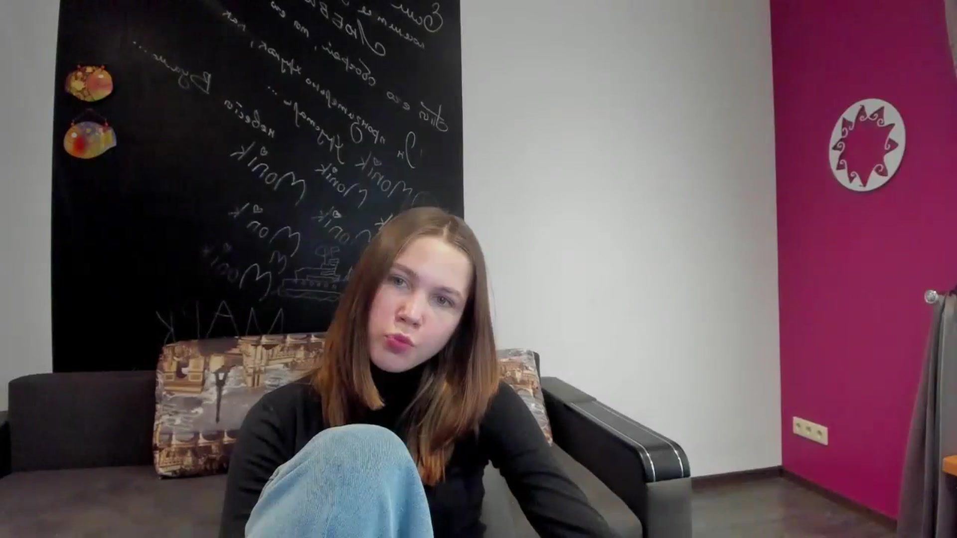 Gallery image thumbnail from Kate_Lewis's myfreecams stream on, 11/03/2023, 08:32 image 3 of 20