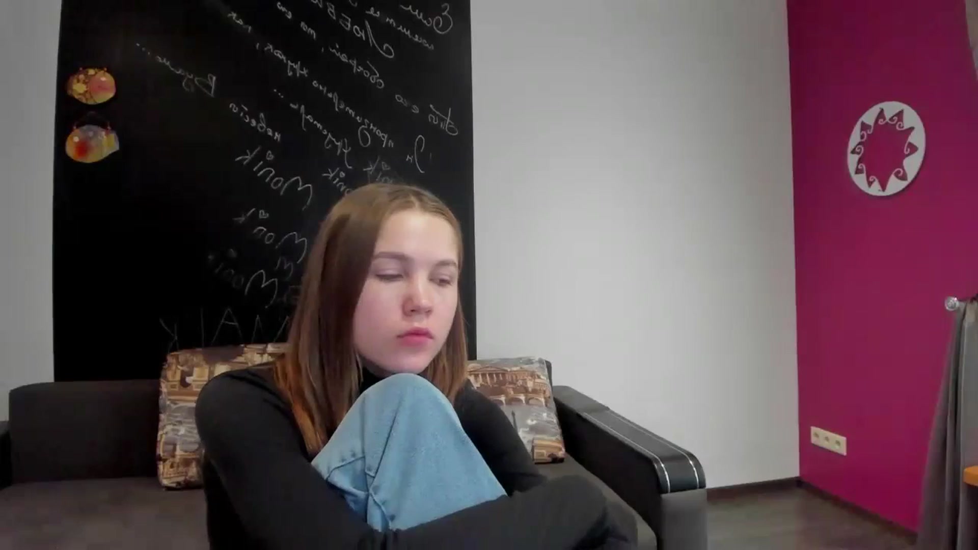 Gallery image thumbnail from Kate_Lewis's myfreecams stream on, 11/03/2023, 08:32 image 7 of 20
