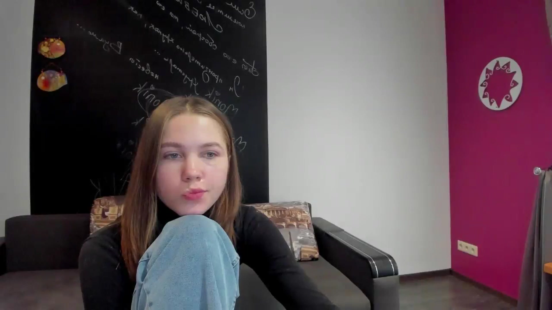 Gallery image thumbnail from Kate_Lewis's myfreecams stream on, 11/03/2023, 08:32 image 6 of 20