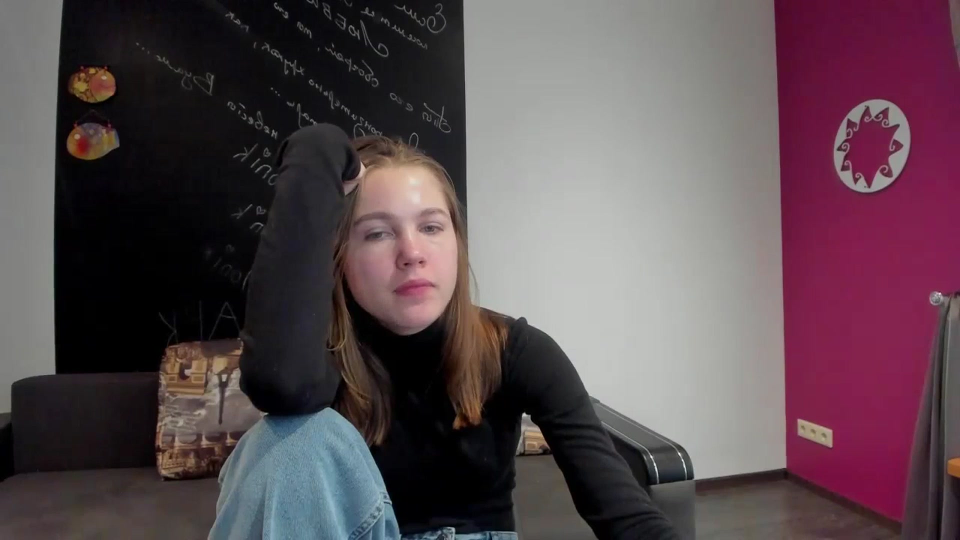 Gallery image thumbnail from Kate_Lewis's myfreecams stream on, 11/03/2023, 09:00 image 16 of 20