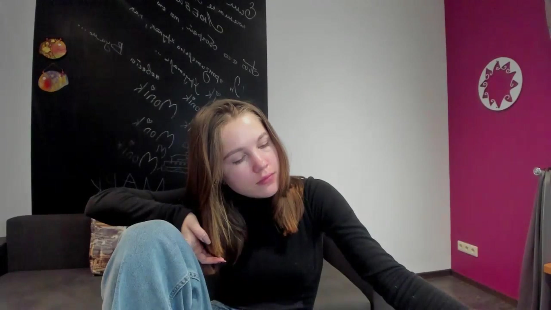 Gallery image thumbnail from Kate_Lewis's myfreecams stream on, 11/03/2023, 09:00 image 20 of 20