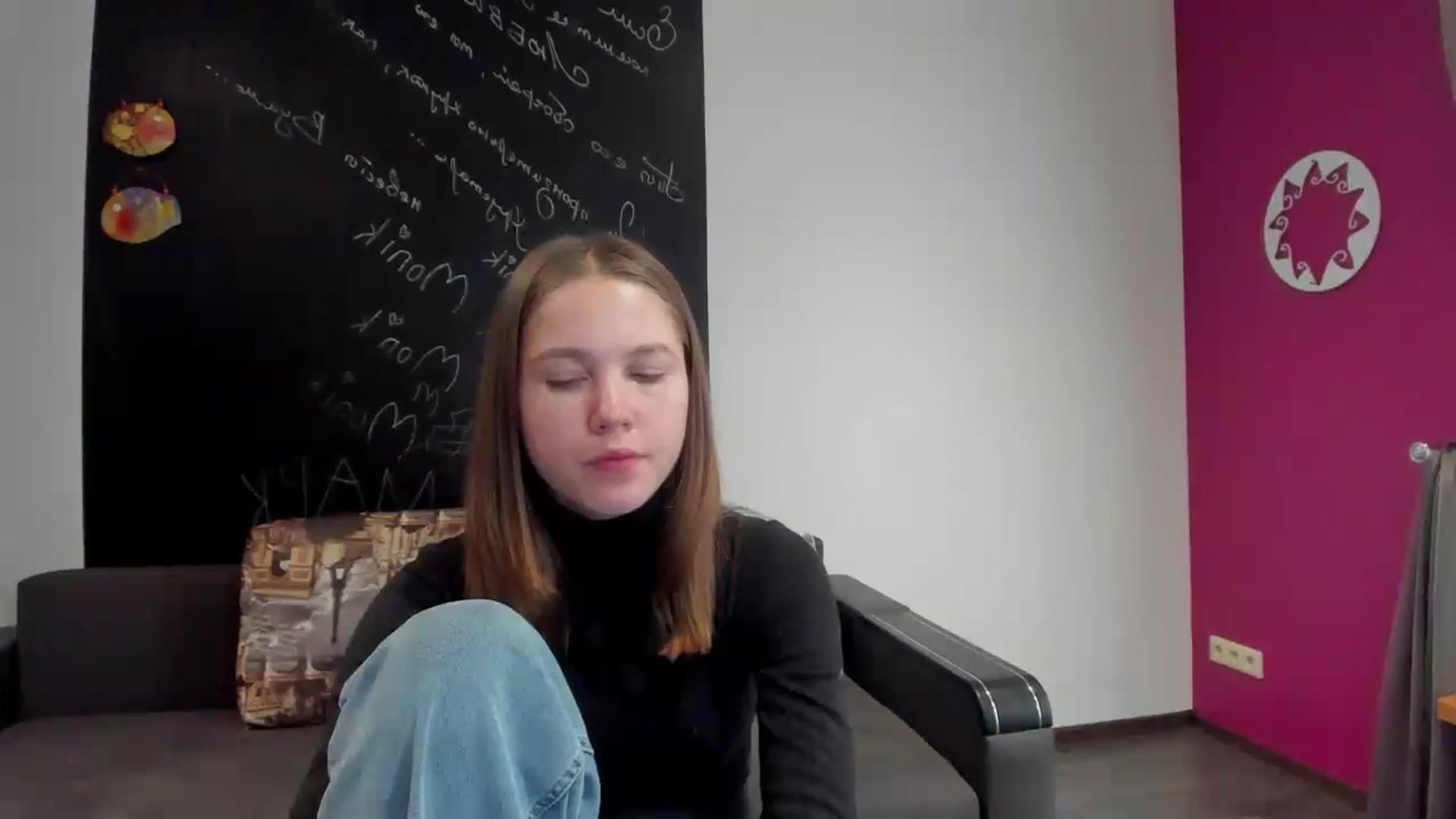 Gallery image thumbnail from Kate_Lewis's myfreecams stream on, 11/03/2023, 09:00 image 1 of 20