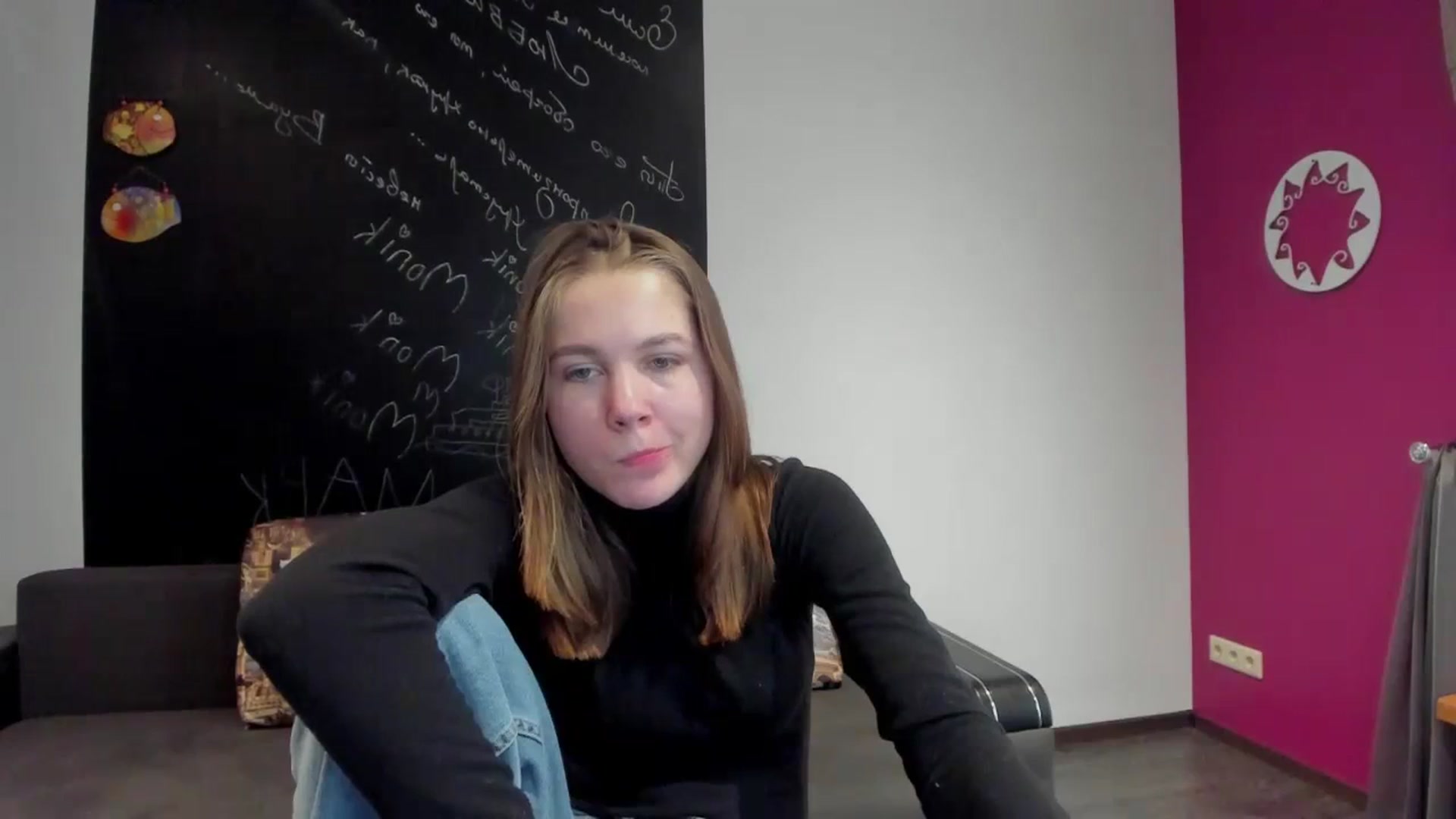 Gallery image thumbnail from Kate_Lewis's myfreecams stream on, 11/03/2023, 09:00 image 19 of 20