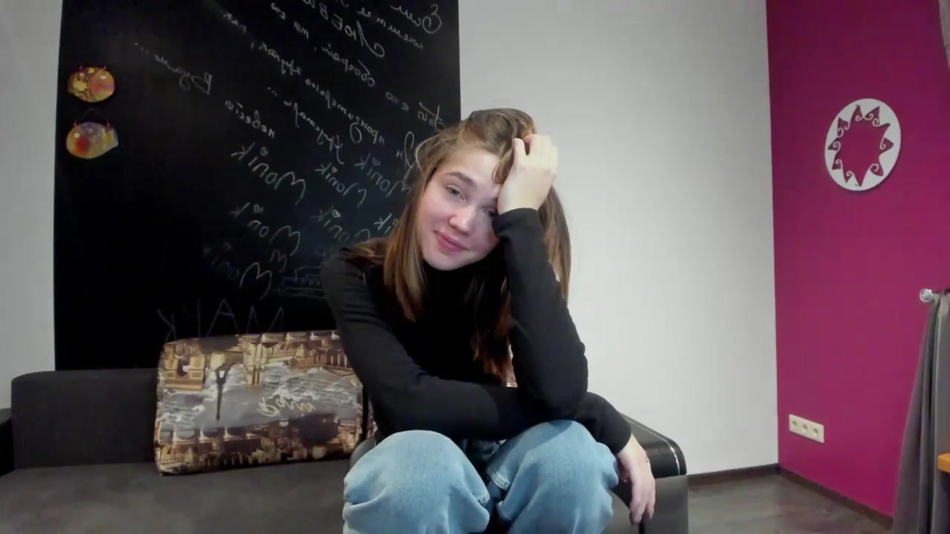 Gallery image thumbnail from Kate_Lewis's myfreecams stream on, 11/03/2023, 10:18 image 10 of 20