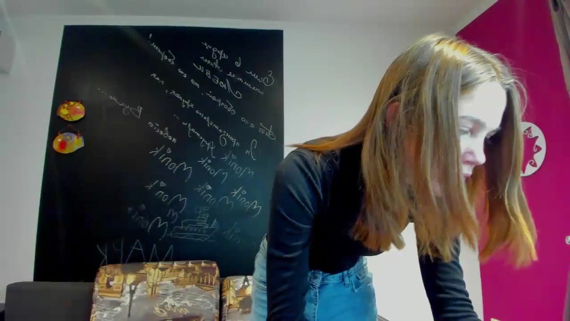 Gallery image thumbnail from Kate_Lewis's myfreecams stream on, 11/03/2023, 10:18 image 18 of 20