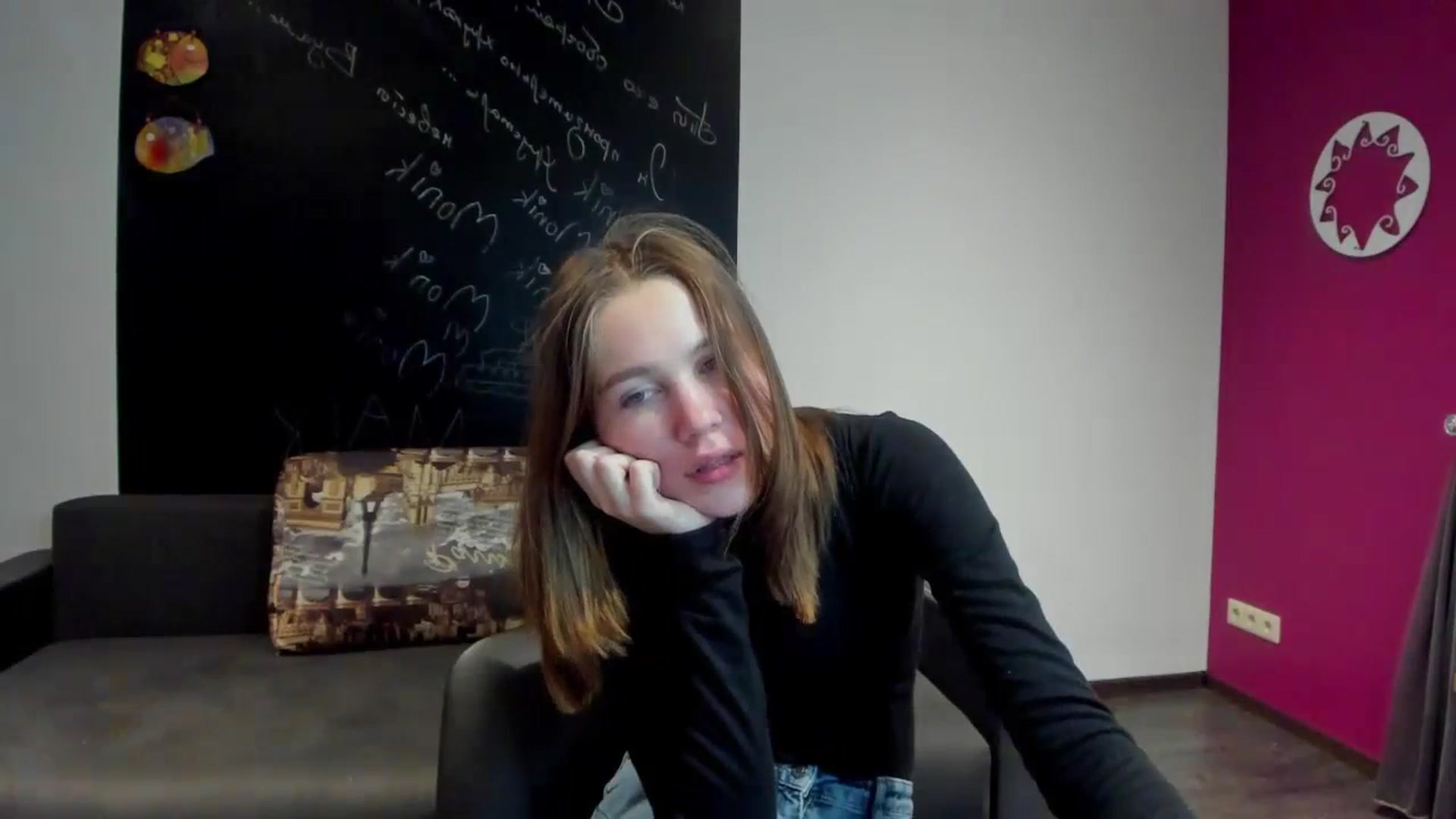 Gallery image thumbnail from Kate_Lewis's myfreecams stream on, 11/03/2023, 10:46 image 13 of 20