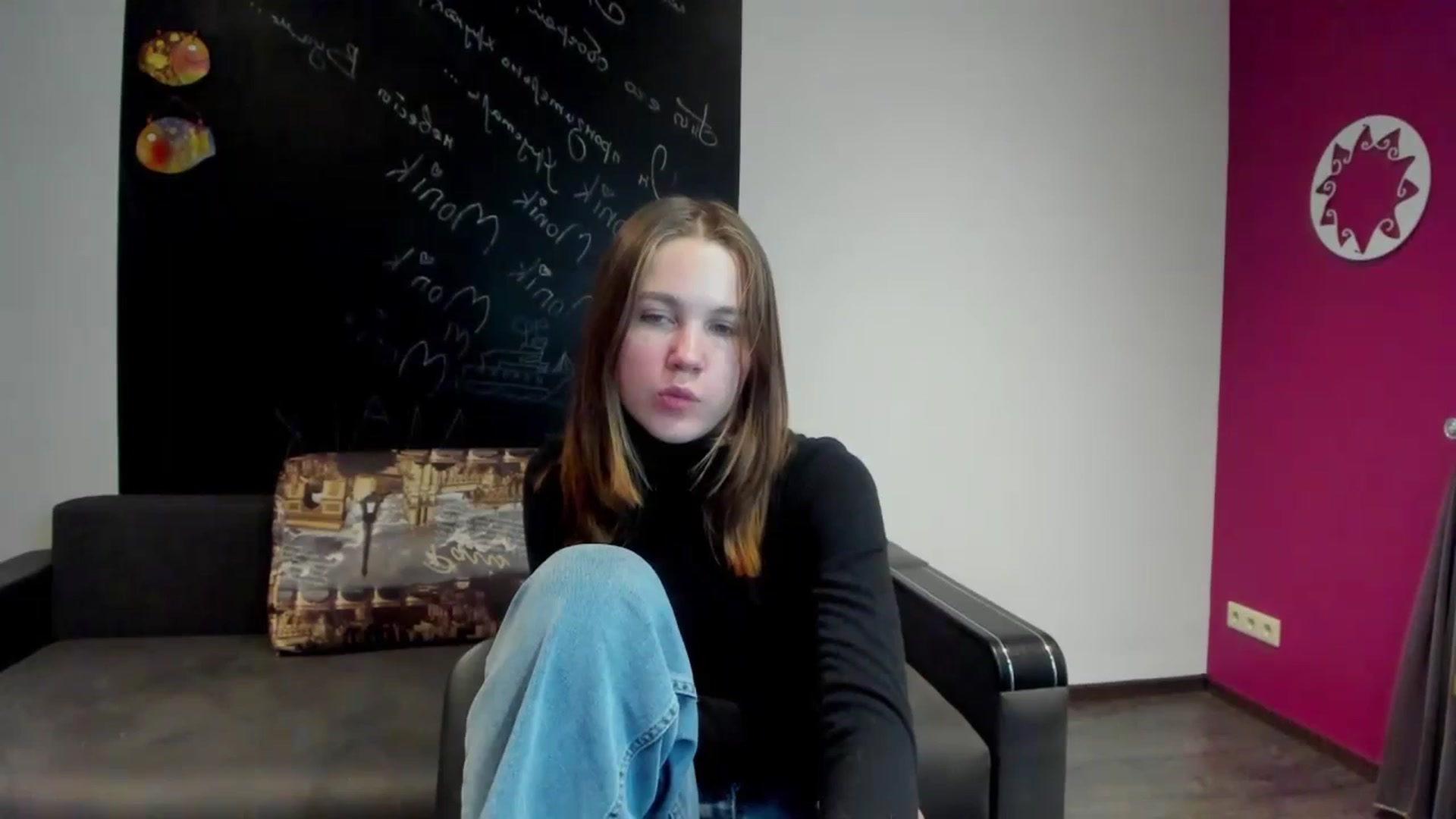 Gallery image thumbnail from Kate_Lewis's myfreecams stream on, 11/03/2023, 10:46 image 8 of 20