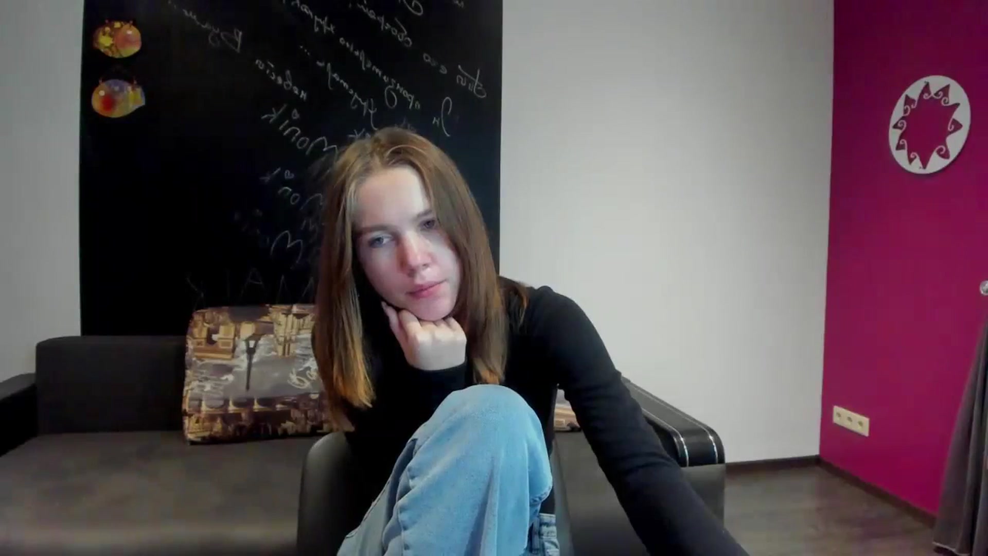 Gallery image thumbnail from Kate_Lewis's myfreecams stream on, 11/03/2023, 10:46 image 17 of 20
