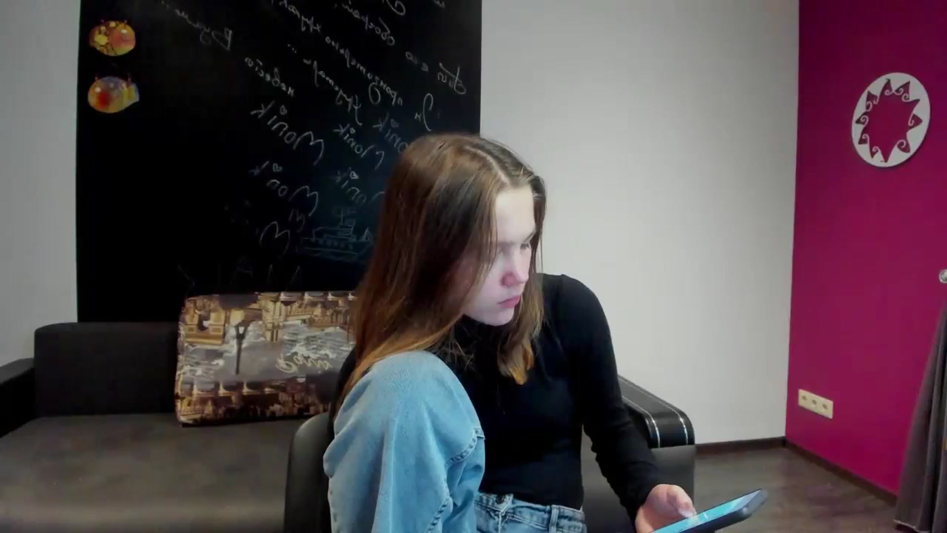 Gallery image thumbnail from Kate_Lewis's myfreecams stream on, 11/03/2023, 10:46 image 15 of 20
