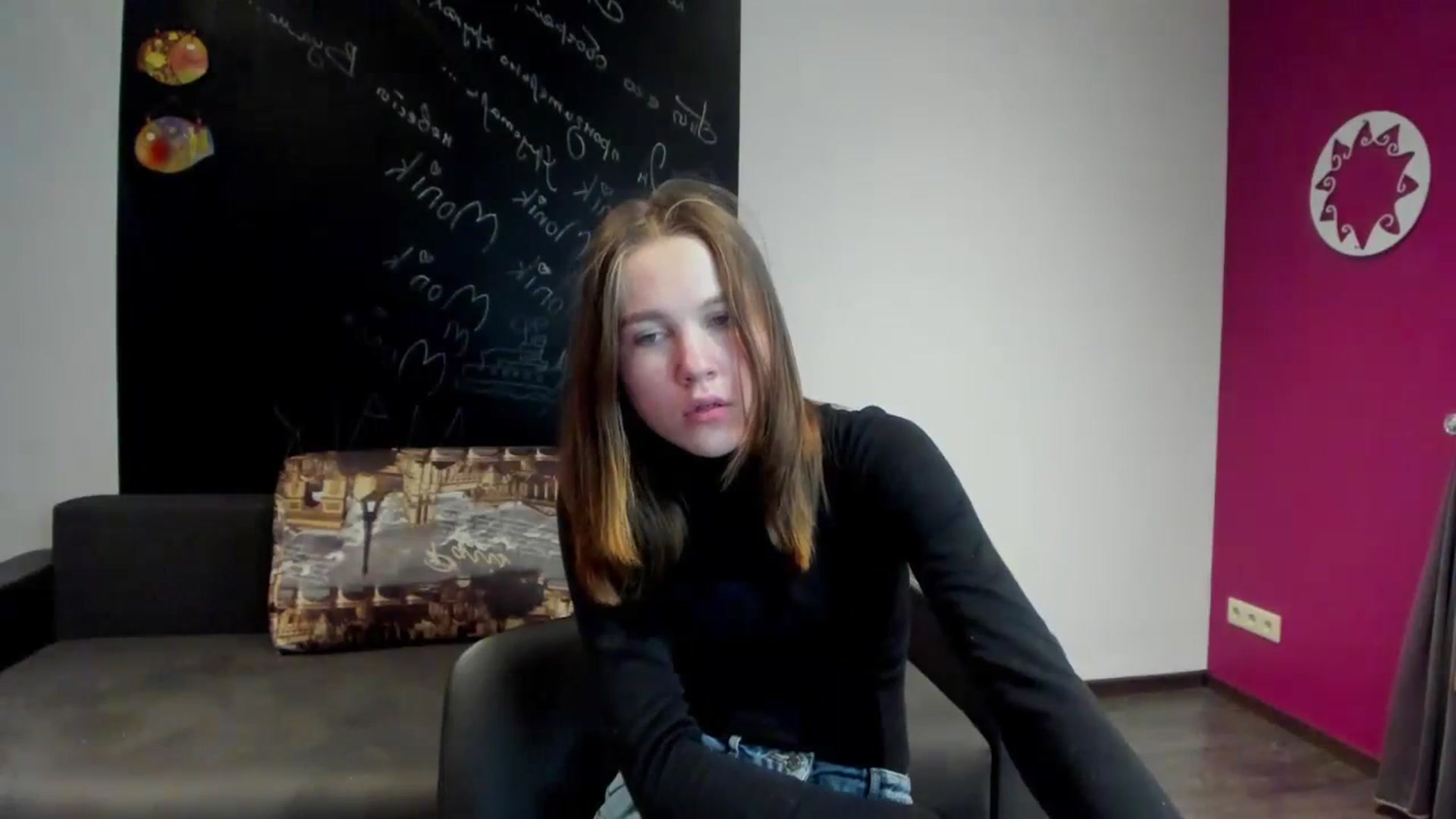 Gallery image thumbnail from Kate_Lewis's myfreecams stream on, 11/03/2023, 10:46 image 14 of 20