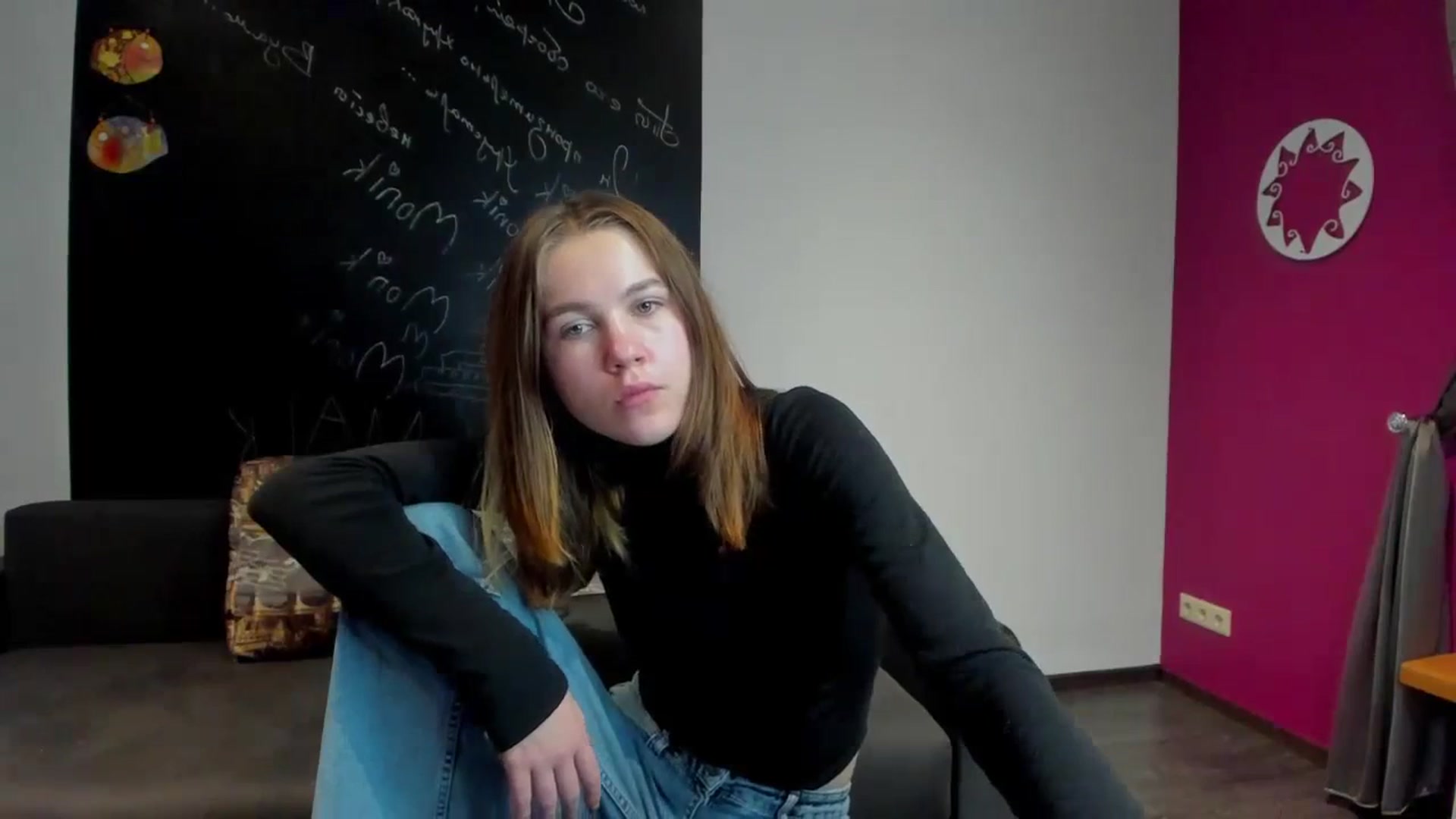 Gallery image thumbnail from Kate_Lewis's myfreecams stream on, 11/03/2023, 12:08 image 7 of 20