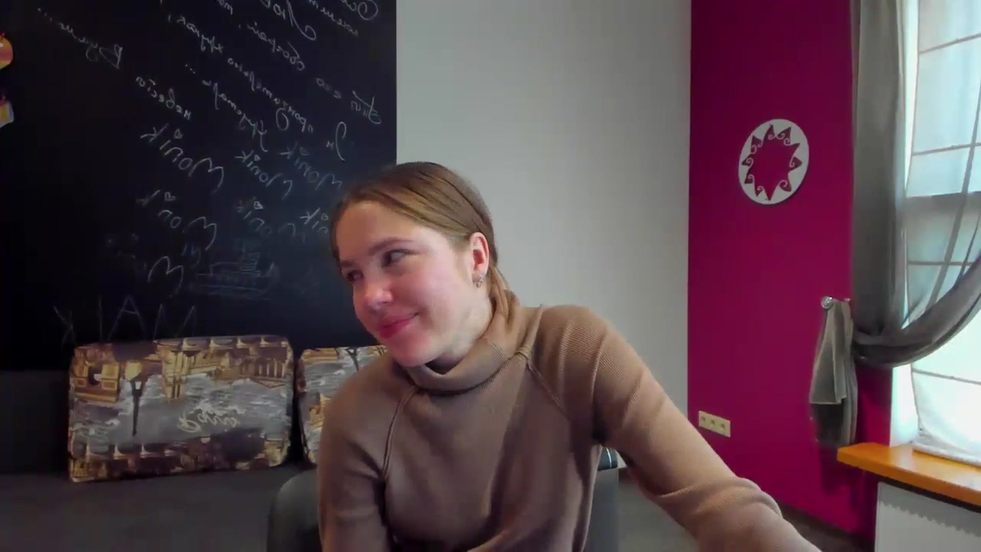 Gallery image thumbnail from Kate_Lewis's myfreecams stream on, 11/05/2023, 10:41 image 2 of 20