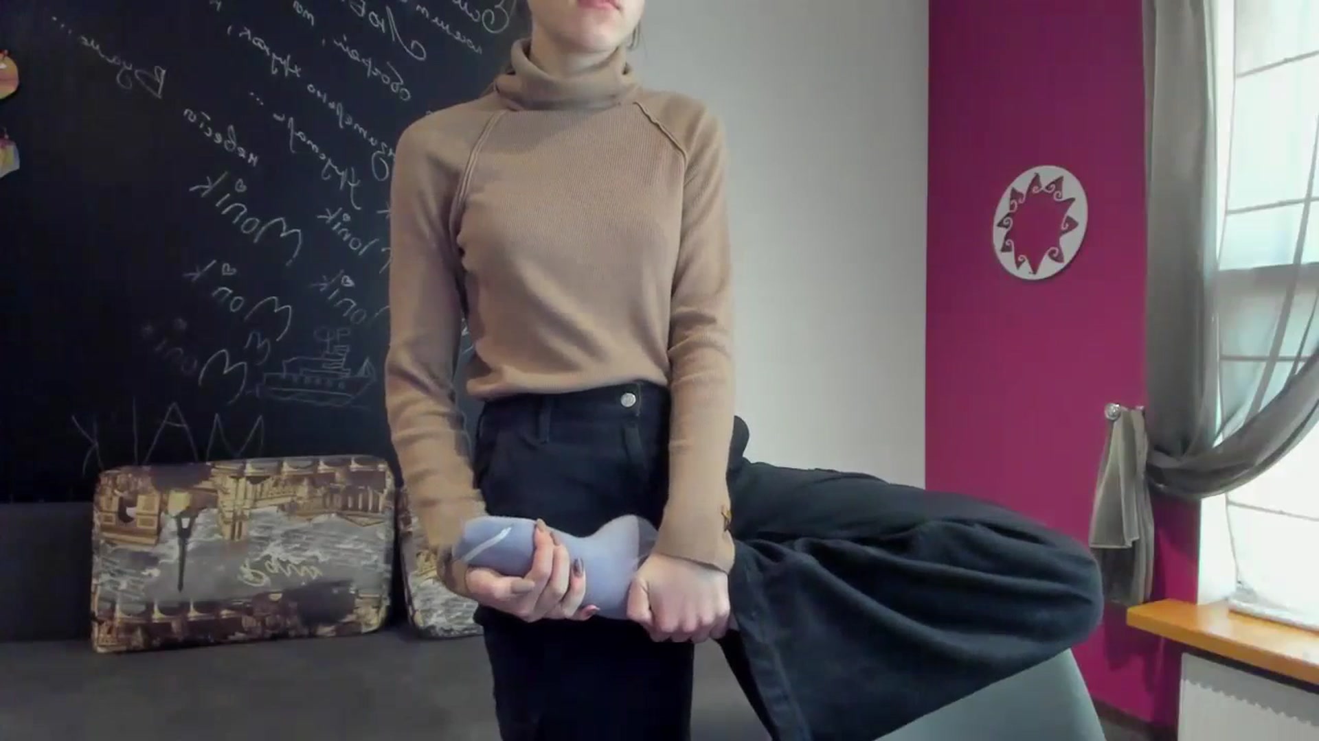 Gallery image thumbnail from Kate_Lewis's myfreecams stream on, 11/05/2023, 10:41 image 16 of 20