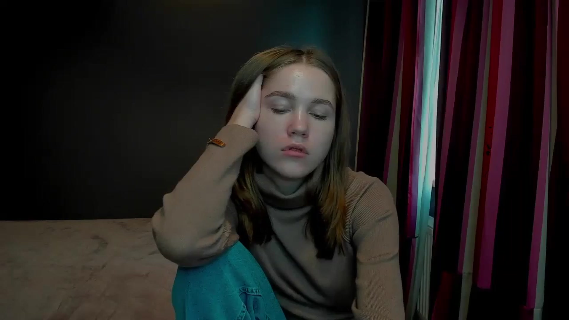 Gallery image thumbnail from Kate_Lewis's myfreecams stream on, 11/06/2023, 08:16 image 6 of 20
