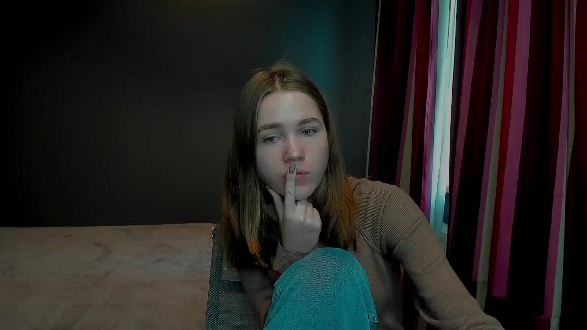 Gallery image thumbnail from Kate_Lewis's myfreecams stream on, 11/06/2023, 08:16 image 2 of 20
