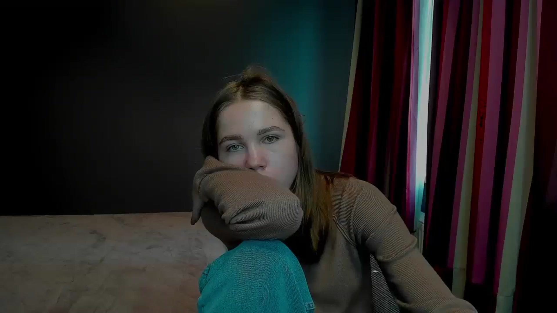 Gallery image thumbnail from Kate_Lewis's myfreecams stream on, 11/06/2023, 08:58 image 8 of 20