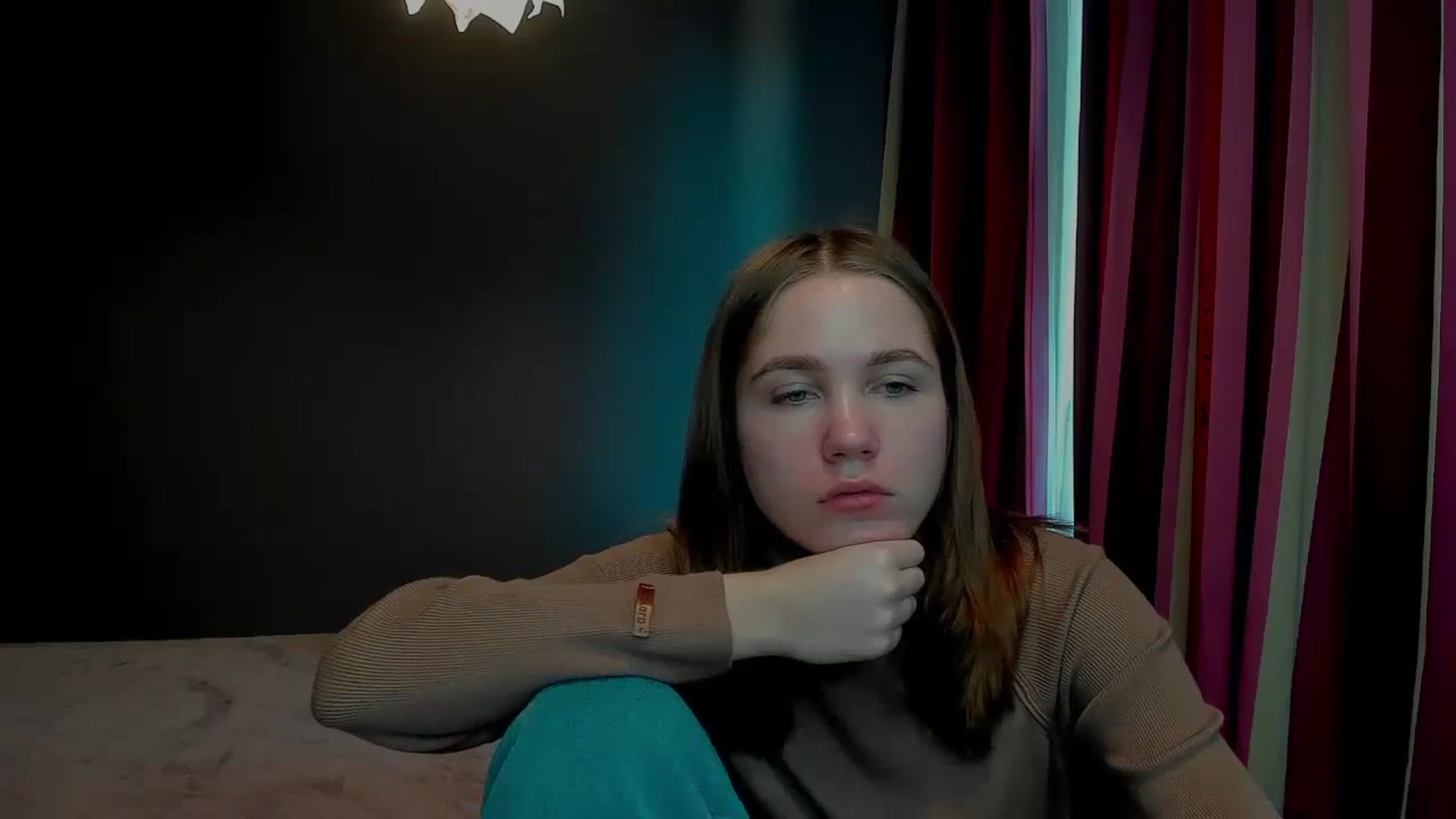 Gallery image thumbnail from Kate_Lewis's myfreecams stream on, 11/06/2023, 10:51 image 10 of 20