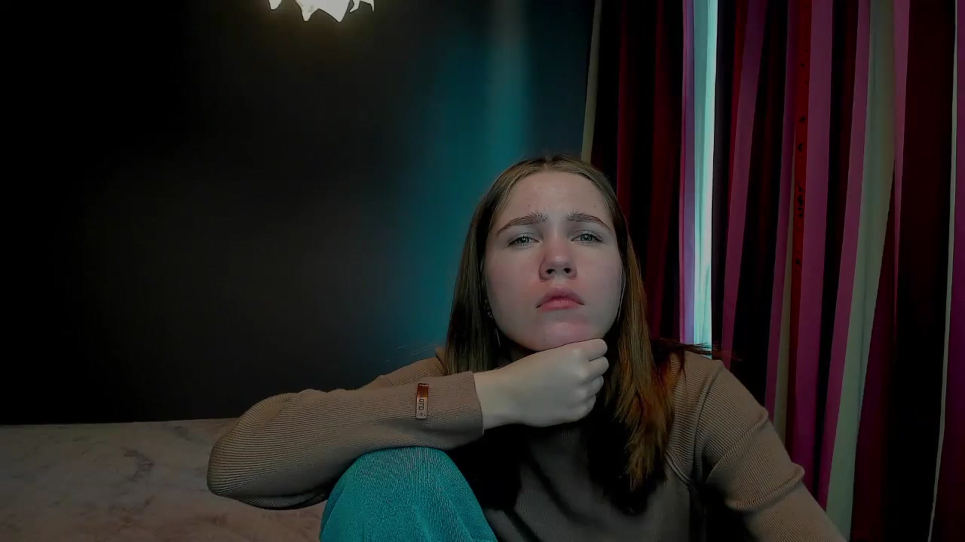 Gallery image thumbnail from Kate_Lewis's myfreecams stream on, 11/06/2023, 10:51 image 12 of 20