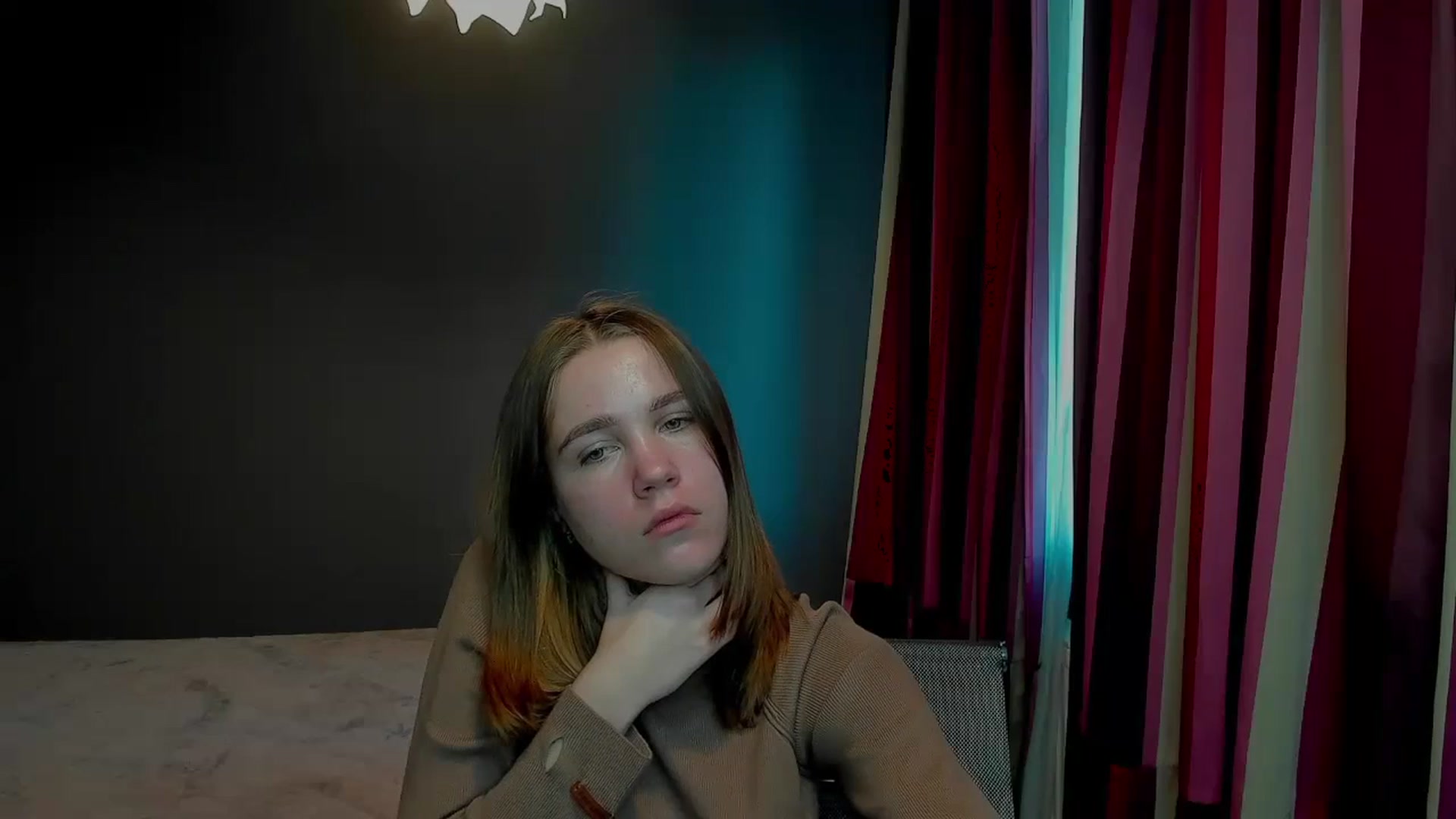 Gallery image thumbnail from Kate_Lewis's myfreecams stream on, 11/06/2023, 11:43 image 19 of 20