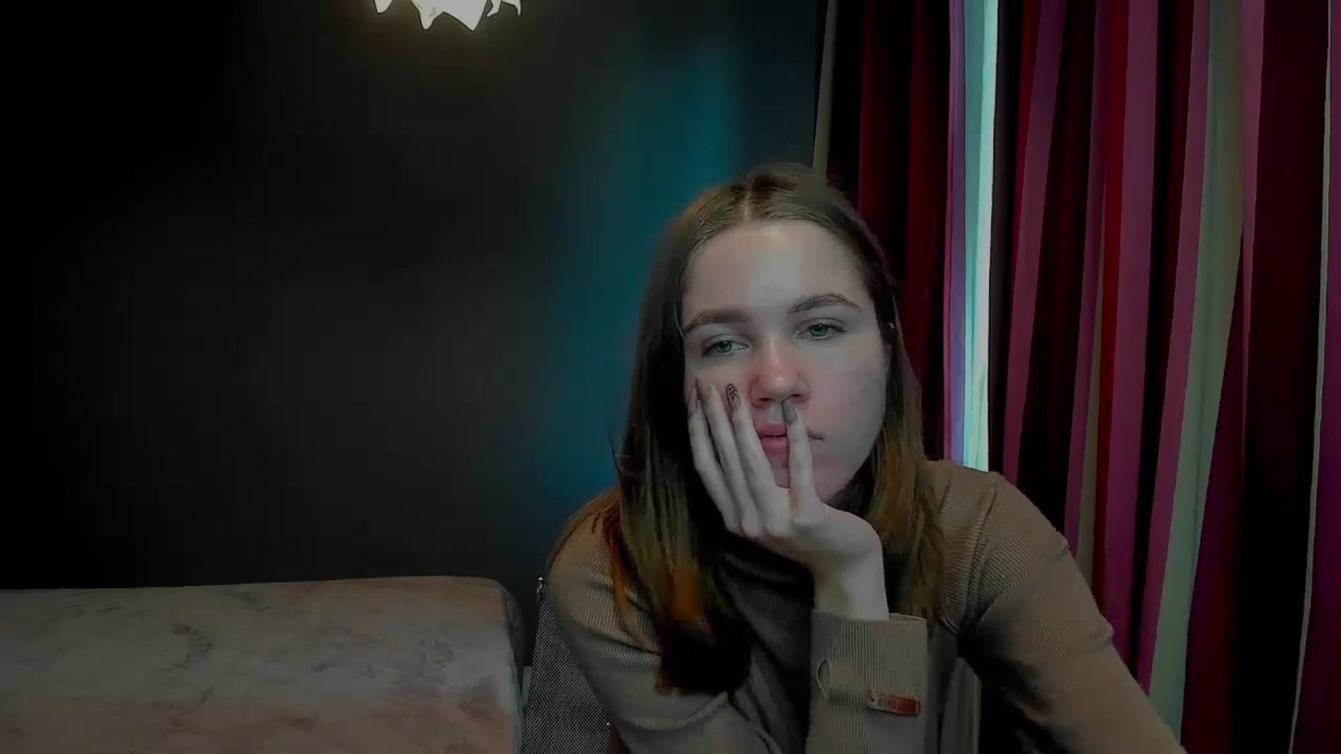 Gallery image thumbnail from Kate_Lewis's myfreecams stream on, 11/06/2023, 11:43 image 4 of 20