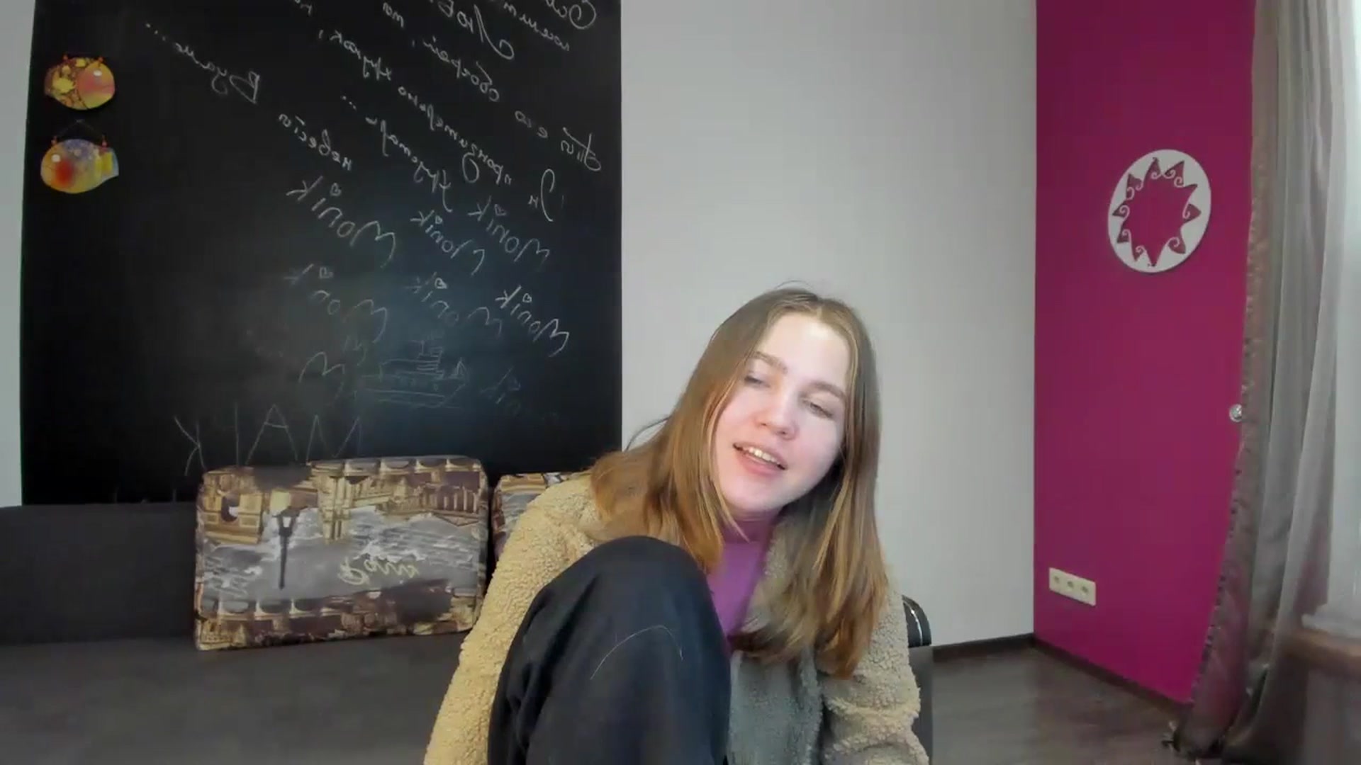 Gallery image thumbnail from Kate_Lewis's myfreecams stream on, 11/07/2023, 12:05 image 5 of 20