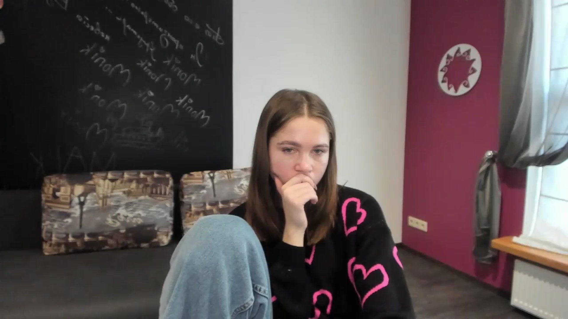 Gallery image thumbnail from Kate_Lewis's myfreecams stream on, 11/10/2023, 09:42 image 17 of 20