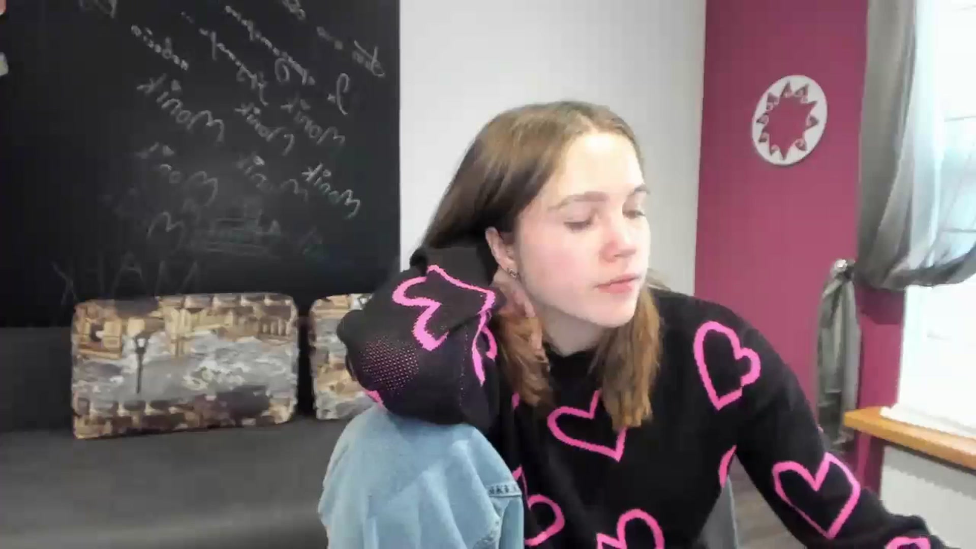 Gallery image thumbnail from Kate_Lewis's myfreecams stream on, 11/10/2023, 11:18 image 17 of 20