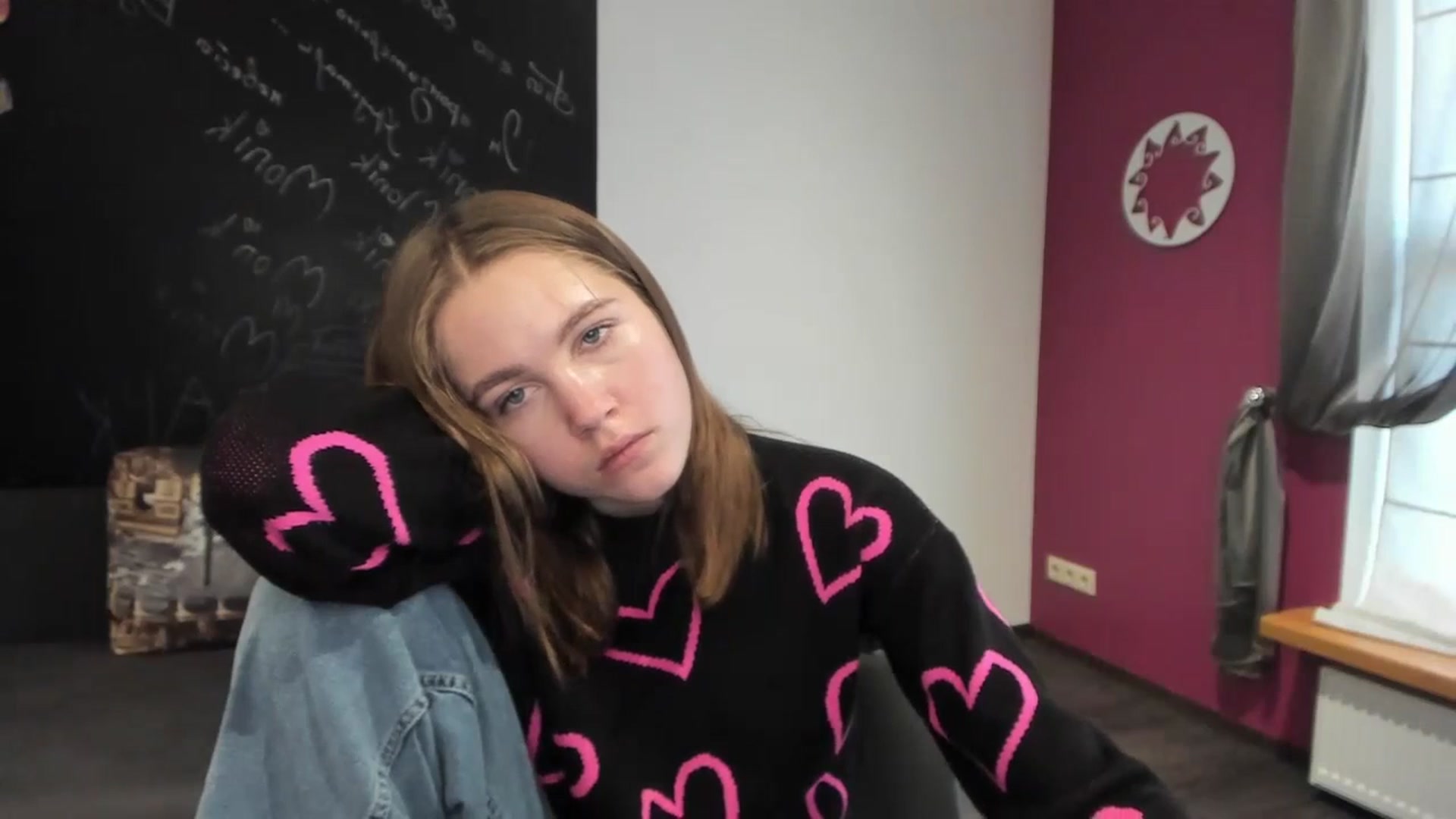 Gallery image thumbnail from Kate_Lewis's myfreecams stream on, 11/10/2023, 11:18 image 10 of 20