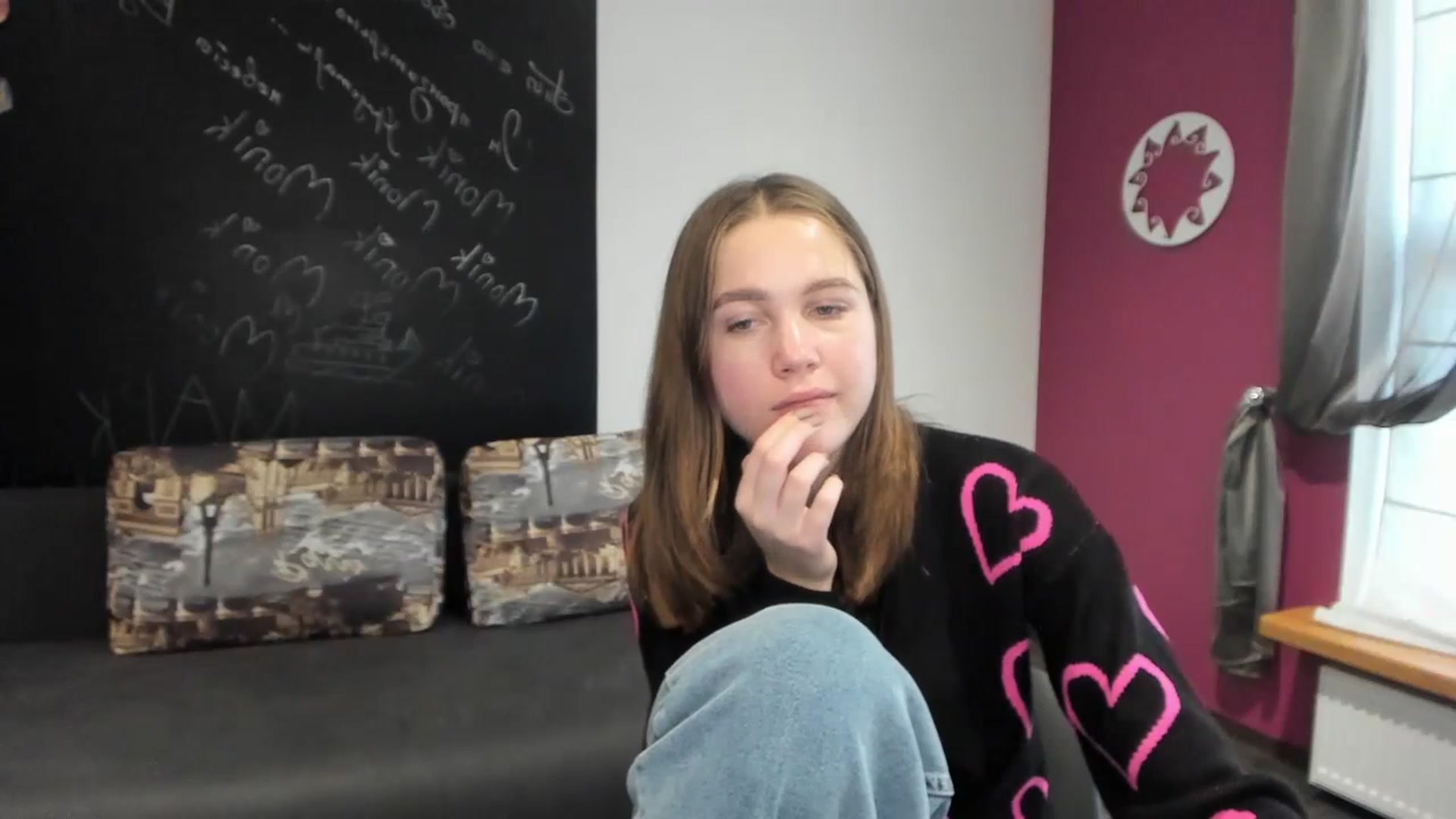 Gallery image thumbnail from Kate_Lewis's myfreecams stream on, 11/10/2023, 11:18 image 19 of 20