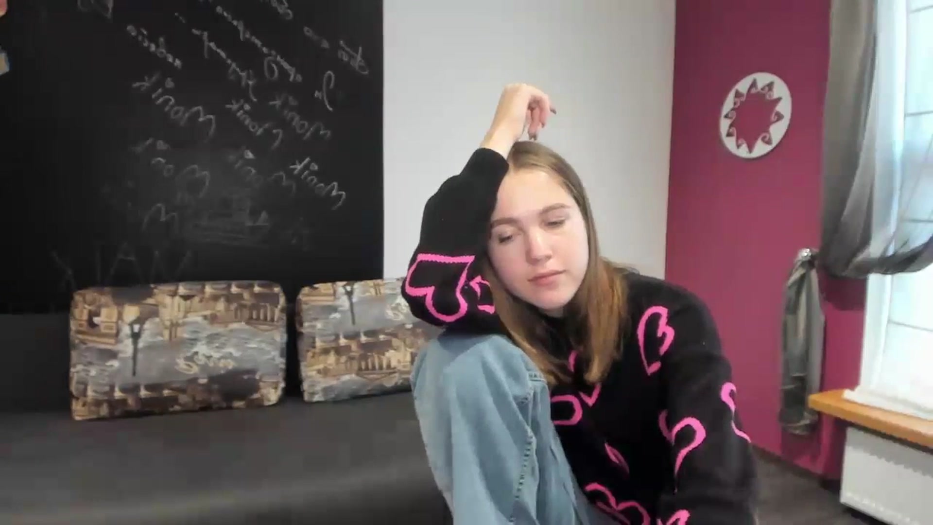 Gallery image thumbnail from Kate_Lewis's myfreecams stream on, 11/10/2023, 12:08 image 14 of 20