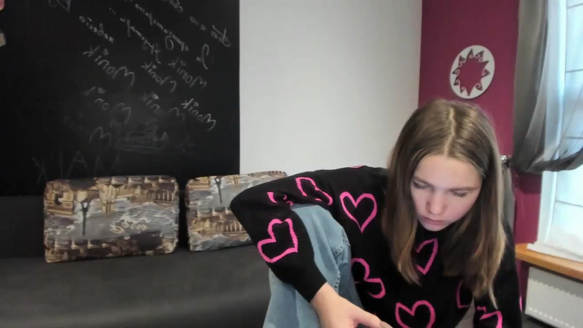 Gallery image thumbnail from Kate_Lewis's myfreecams stream on, 11/10/2023, 12:08 image 9 of 20