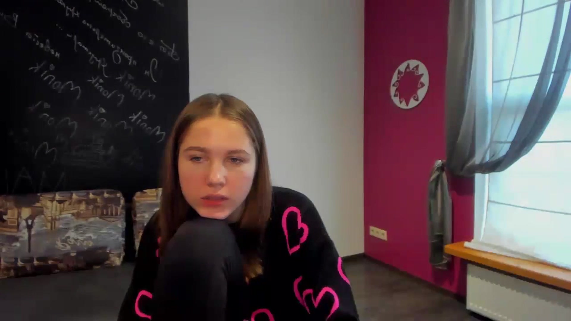 Gallery image thumbnail from Kate_Lewis's myfreecams stream on, 11/13/2023, 10:17 image 18 of 20