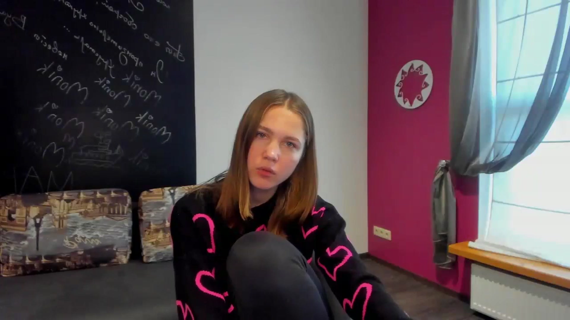 Gallery image thumbnail from Kate_Lewis's myfreecams stream on, 11/13/2023, 10:17 image 3 of 20