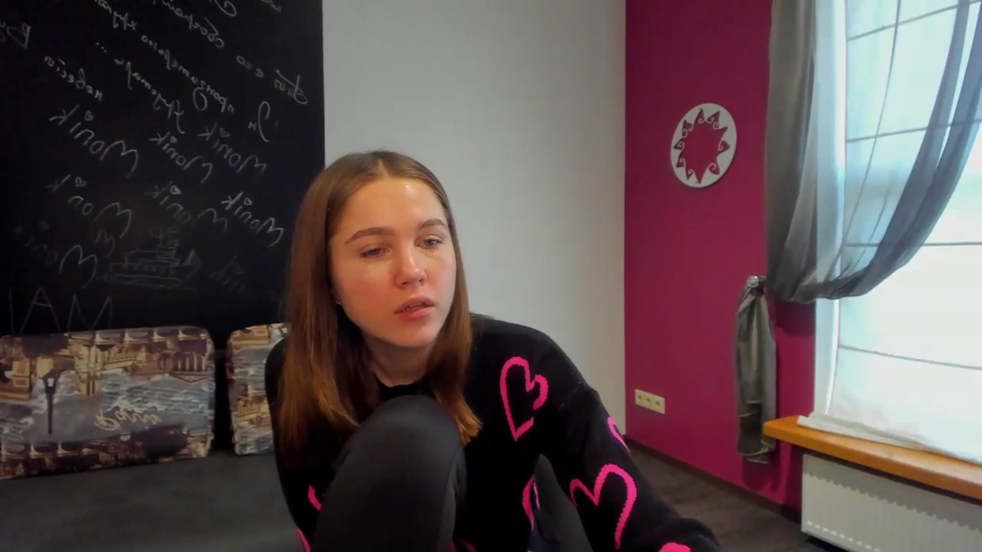 Gallery image thumbnail from Kate_Lewis's myfreecams stream on, 11/13/2023, 10:34 image 17 of 20