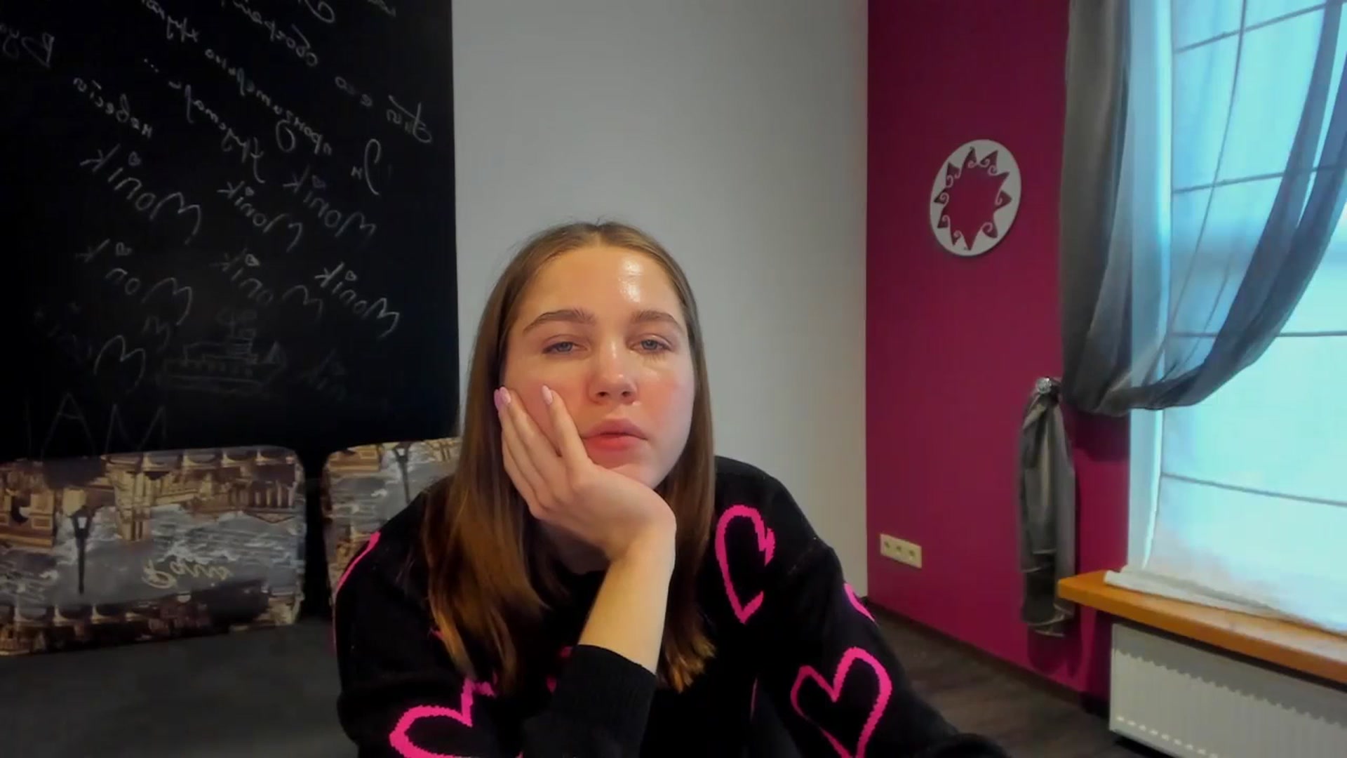 Gallery image thumbnail from Kate_Lewis's myfreecams stream on, 11/13/2023, 10:34 image 19 of 20