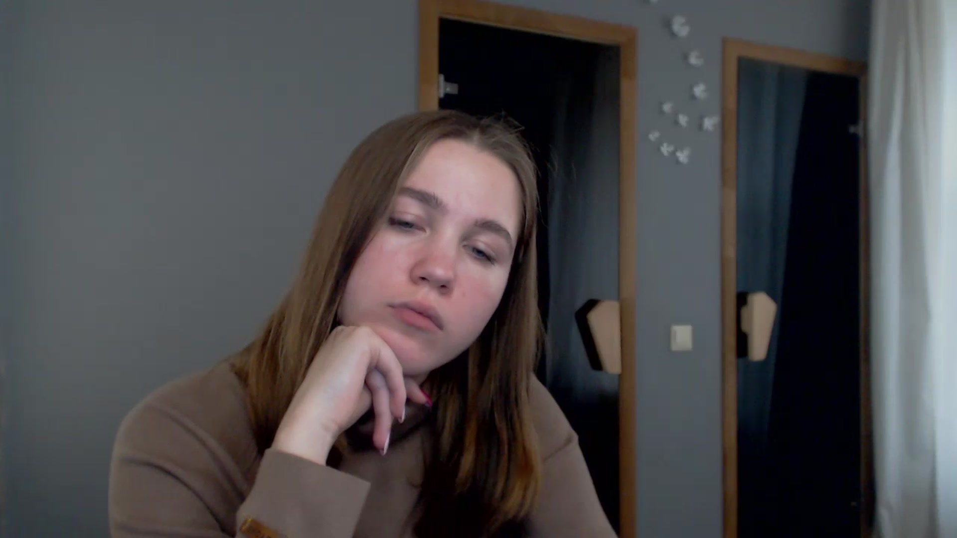 Gallery image thumbnail from Kate_Lewis's myfreecams stream on, 11/16/2023, 09:07 image 14 of 20