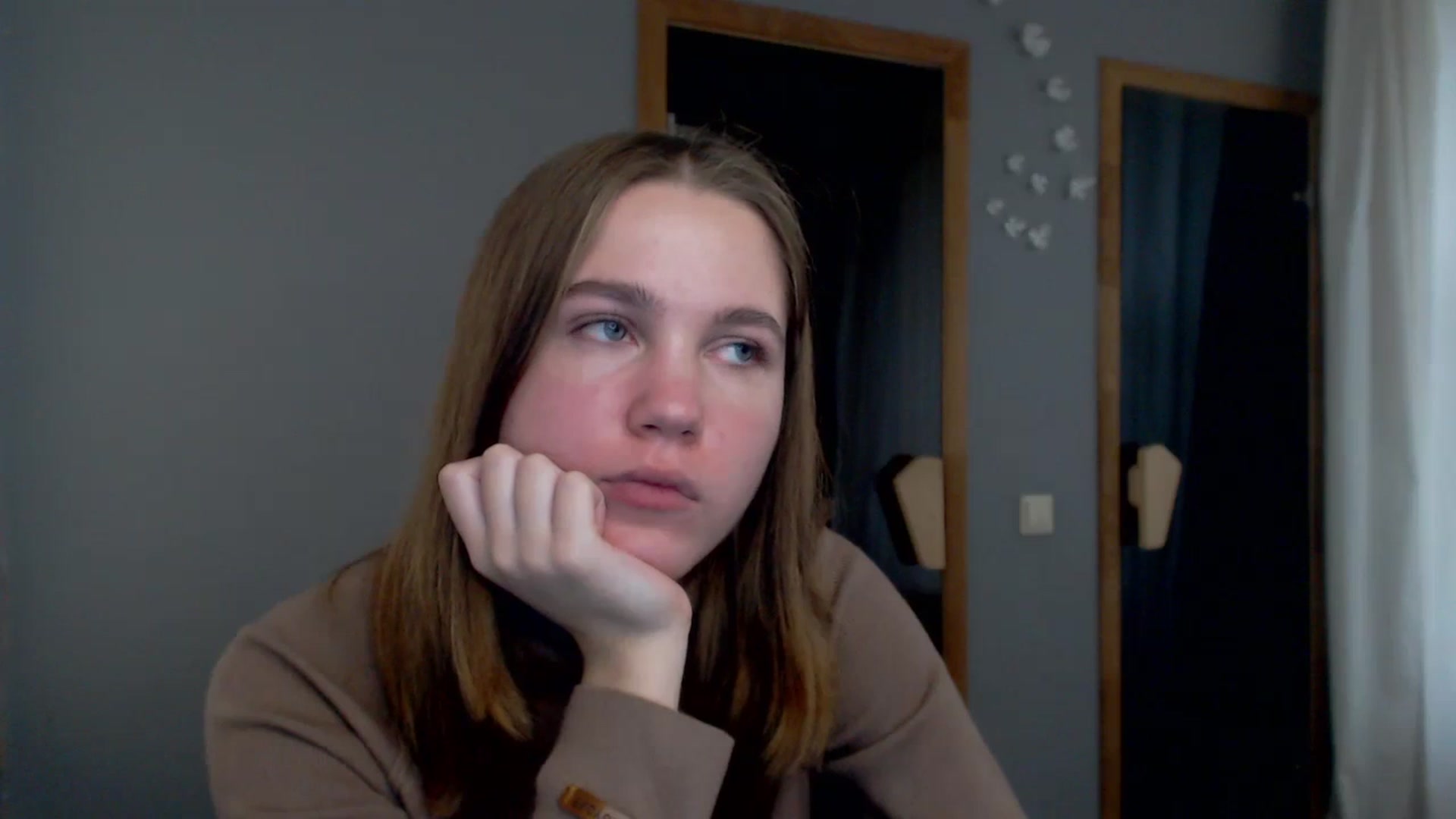 Gallery image thumbnail from Kate_Lewis's myfreecams stream on, 11/16/2023, 09:07 image 18 of 20