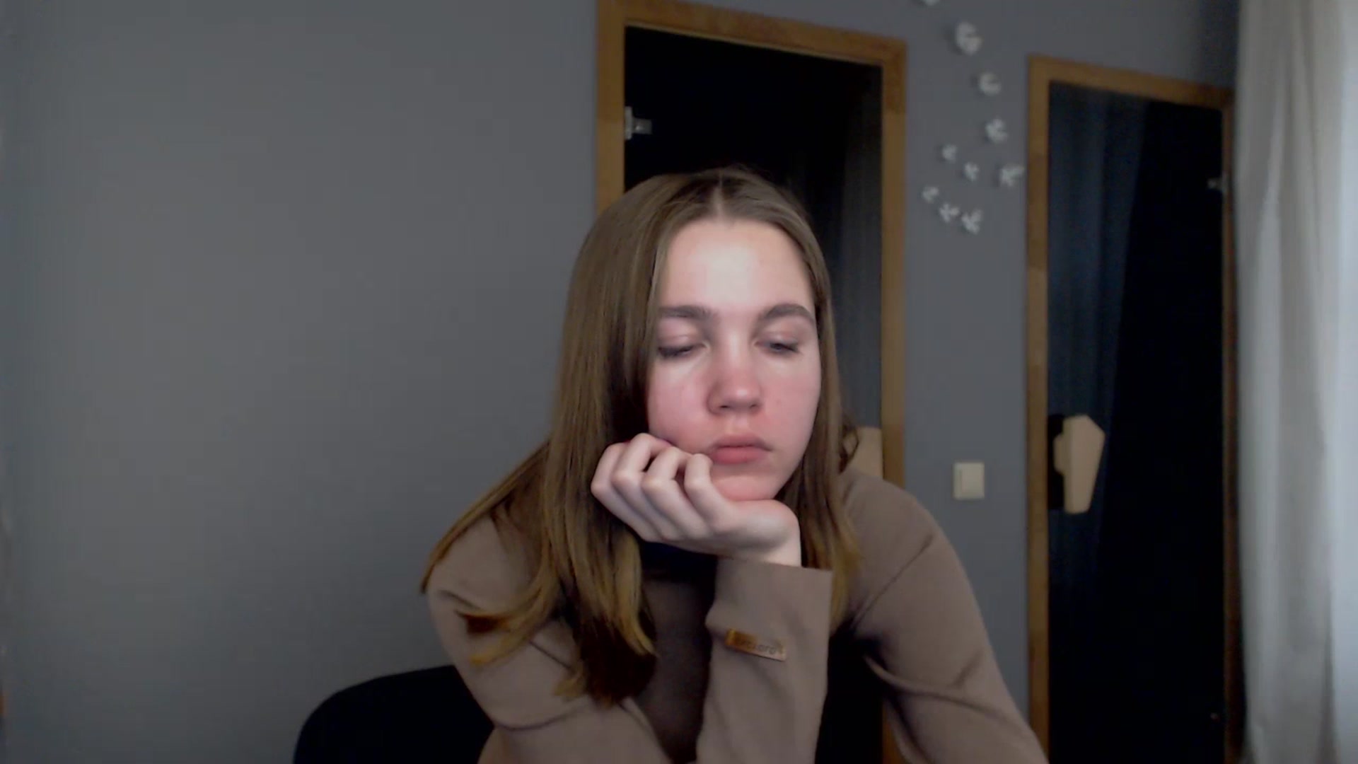 Gallery image thumbnail from Kate_Lewis's myfreecams stream on, 11/16/2023, 10:27 image 17 of 20