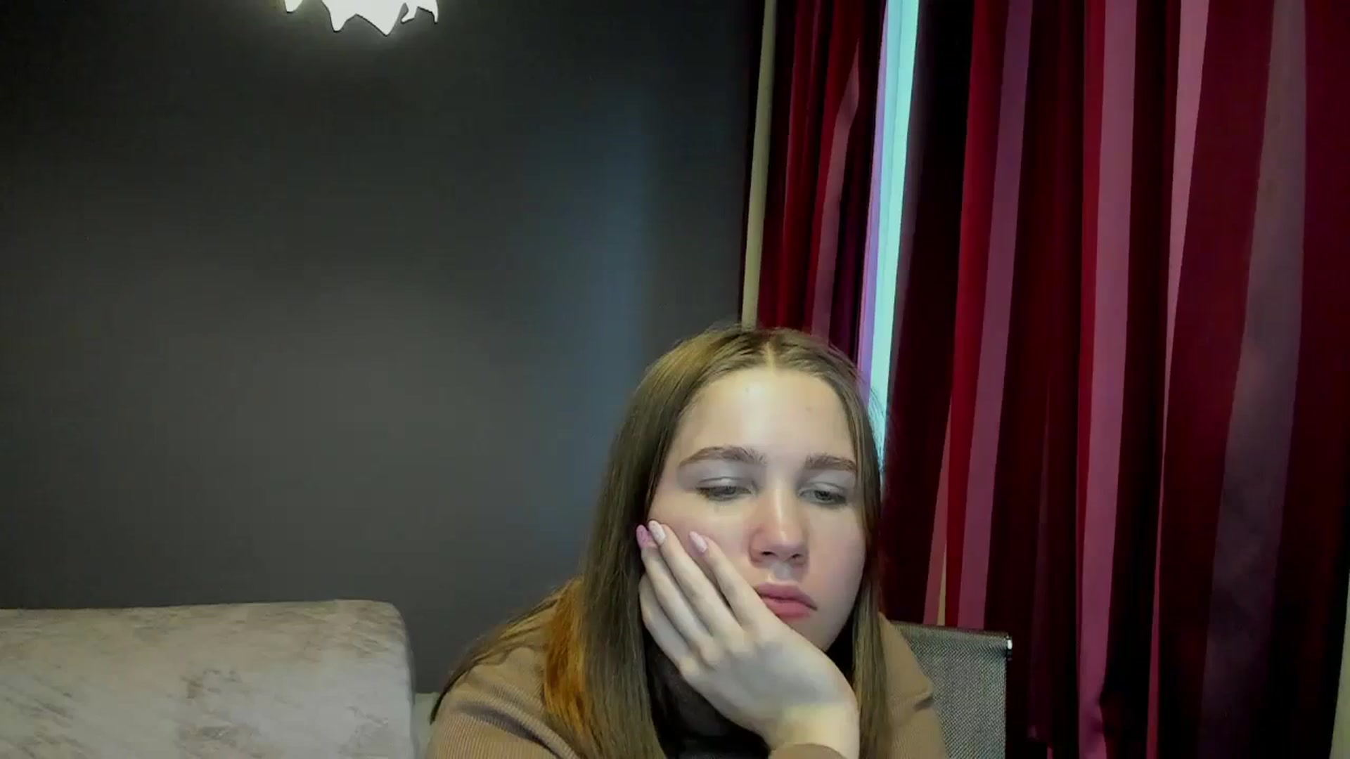 Gallery image thumbnail from Kate_Lewis's myfreecams stream on, 11/17/2023, 12:03 image 17 of 20