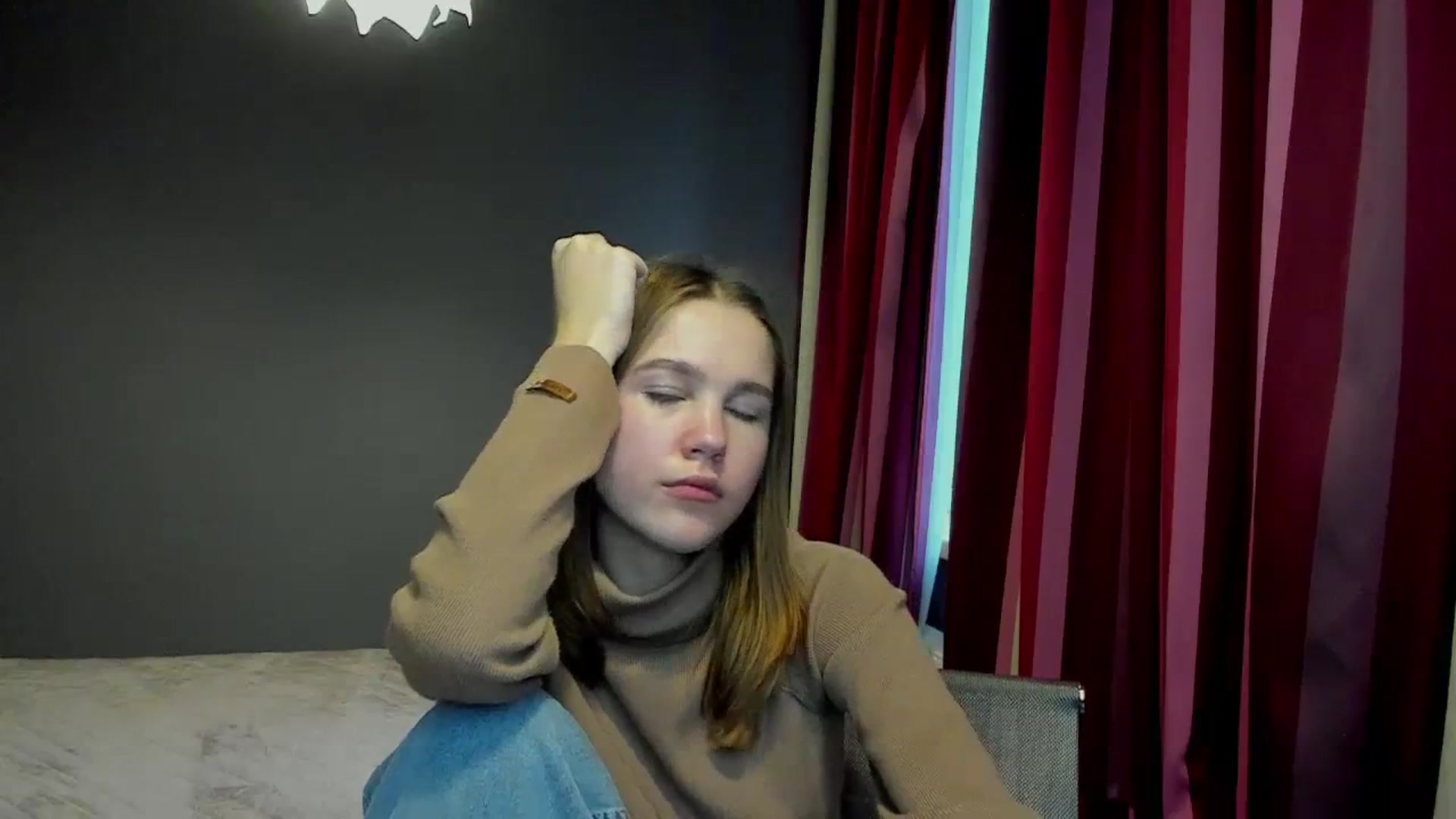 Gallery image thumbnail from Kate_Lewis's myfreecams stream on, 11/17/2023, 12:03 image 7 of 20