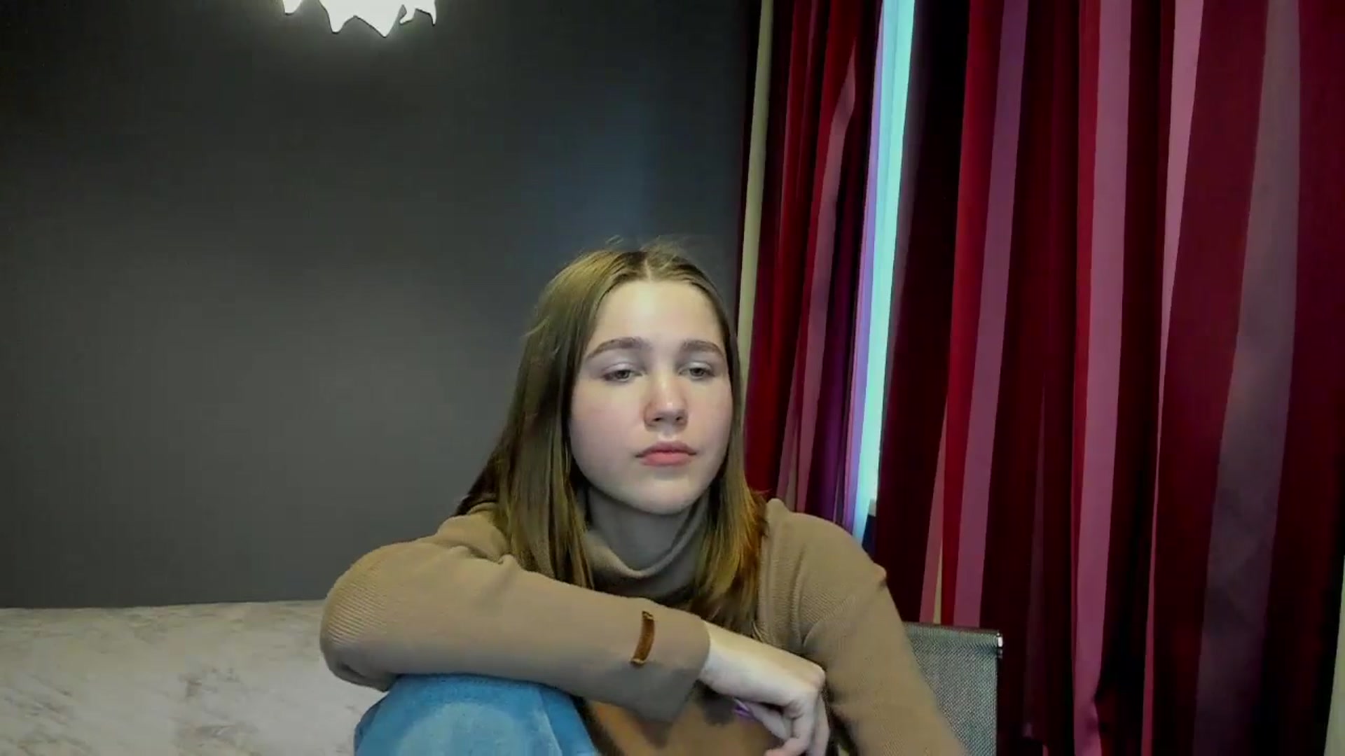 Gallery image thumbnail from Kate_Lewis's myfreecams stream on, 11/17/2023, 12:03 image 8 of 20