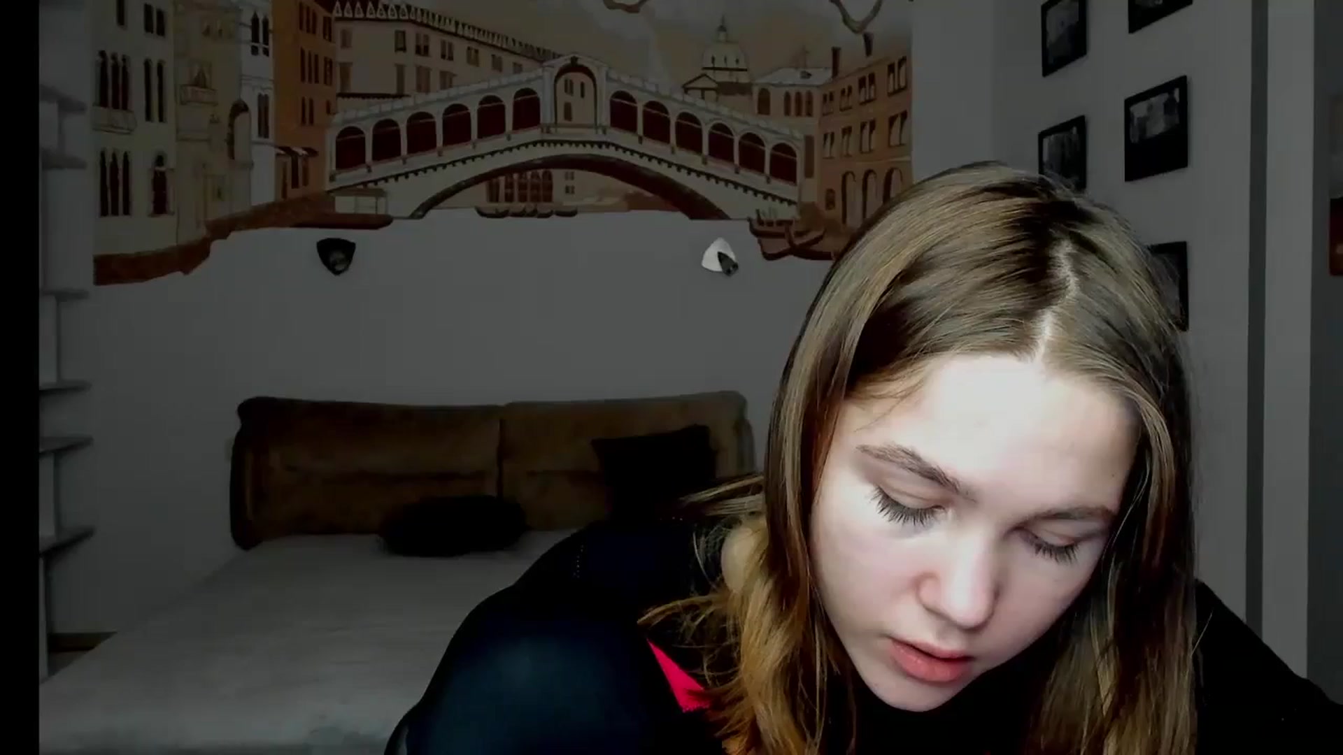 Gallery image thumbnail from Kate_Lewis's myfreecams stream on, 11/20/2023, 07:53 image 3 of 20