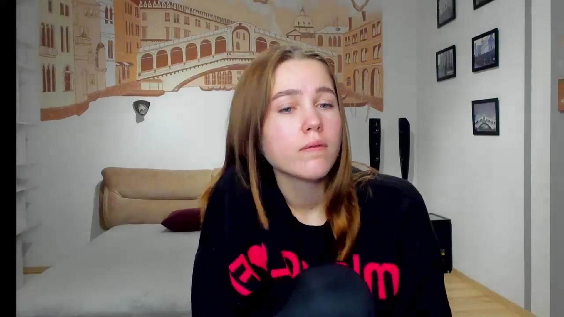 Gallery image thumbnail from Kate_Lewis's myfreecams stream on, 11/20/2023, 09:24 image 5 of 20