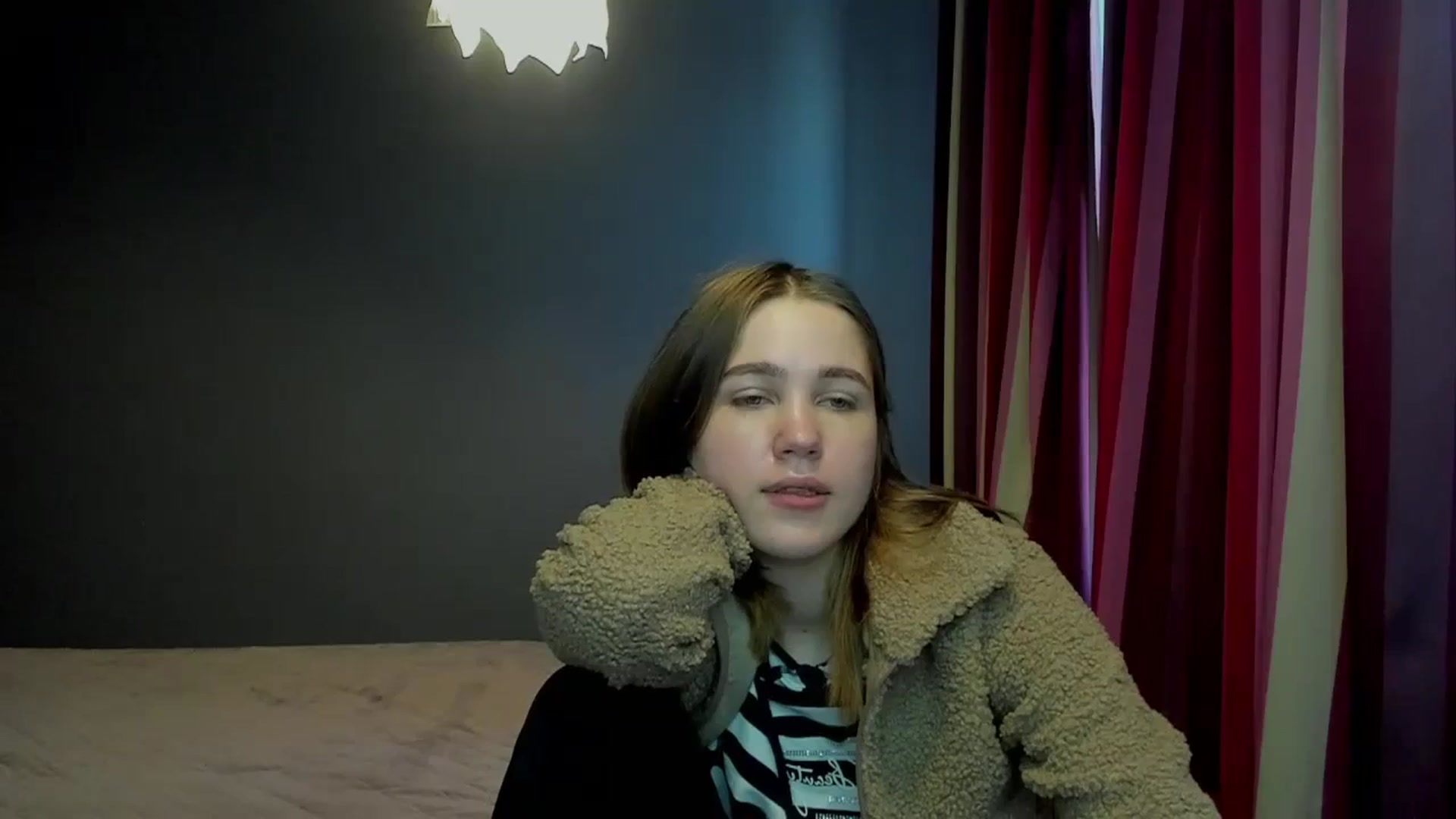Gallery image thumbnail from Kate_Lewis's myfreecams stream on, 11/21/2023, 10:16 image 13 of 20
