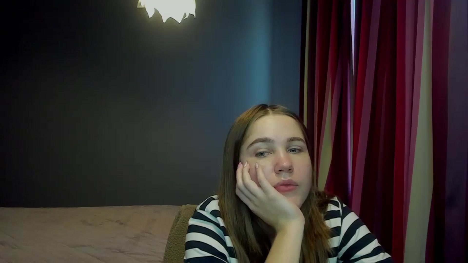 Gallery image thumbnail from Kate_Lewis's myfreecams stream on, 11/21/2023, 10:42 image 12 of 20