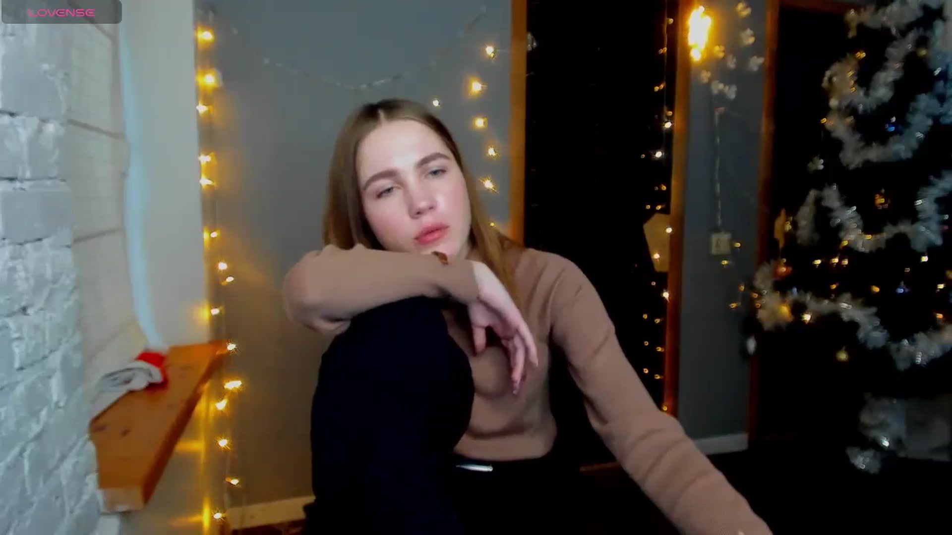 Gallery image thumbnail from Kate_Lewis's myfreecams stream on, 11/30/2023, 14:16 image 8 of 20