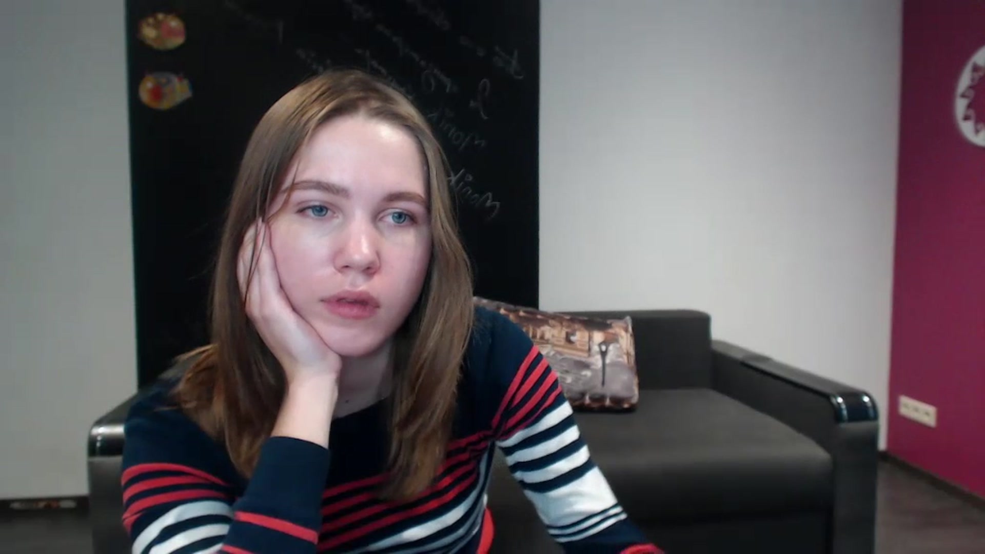 Gallery image thumbnail from Kate_Lewis's myfreecams stream on, 12/01/2023, 10:54 image 17 of 20