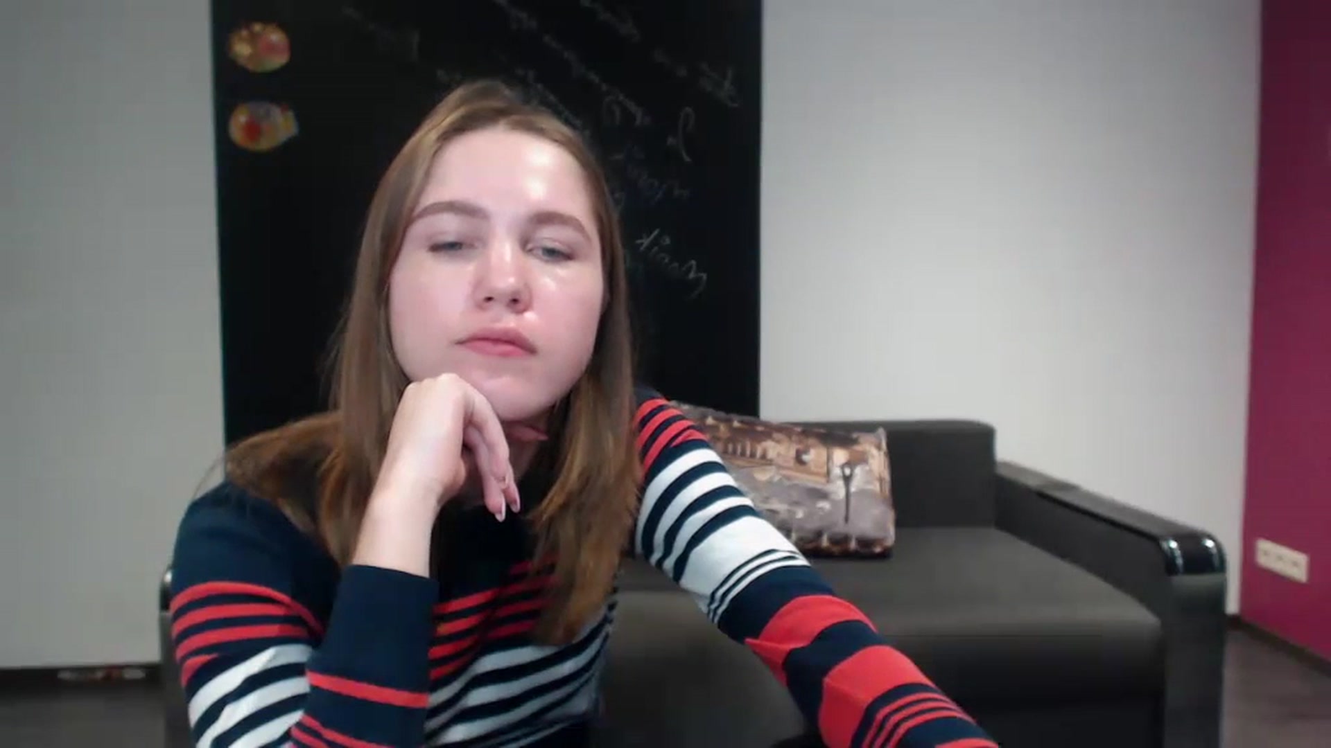 Gallery image thumbnail from Kate_Lewis's myfreecams stream on, 12/01/2023, 10:54 image 6 of 20