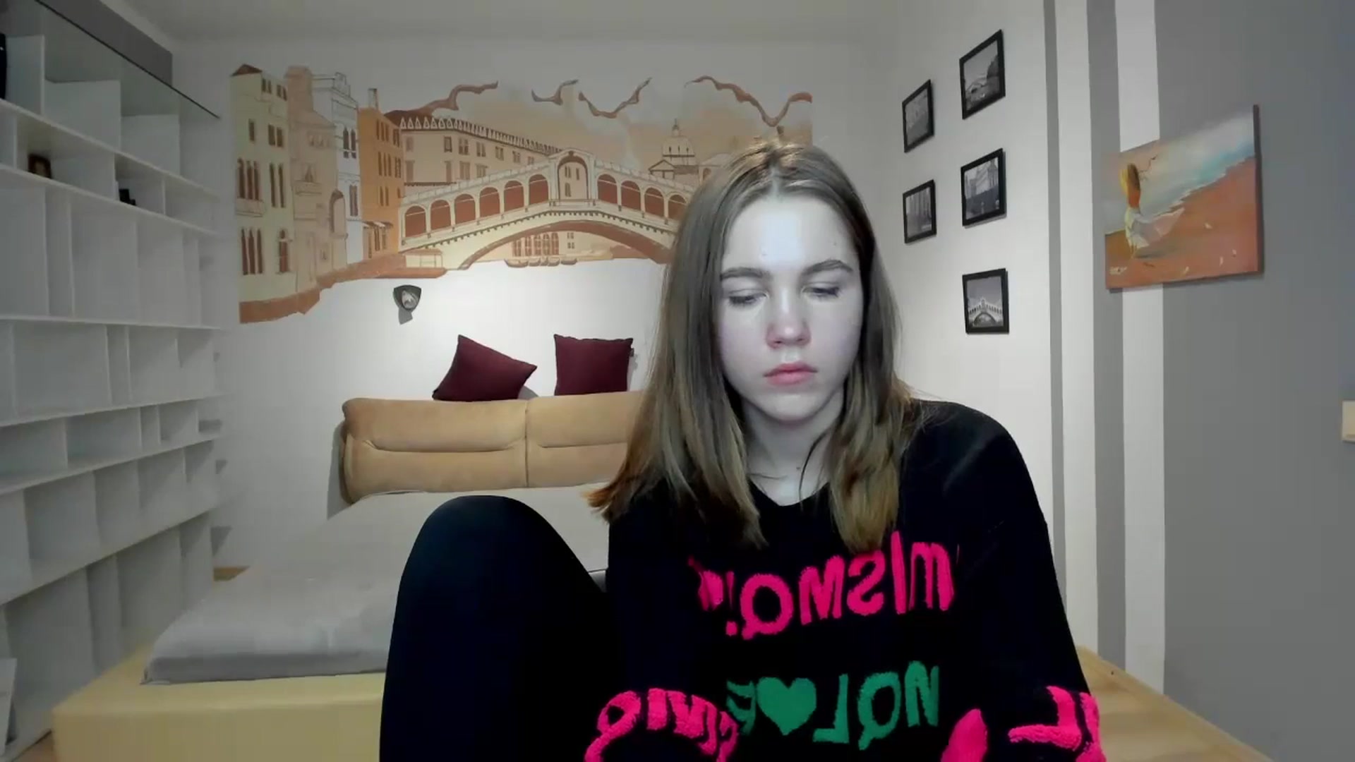 Gallery image thumbnail from Kate_Lewis's myfreecams stream on, 12/03/2023, 10:52 image 17 of 20